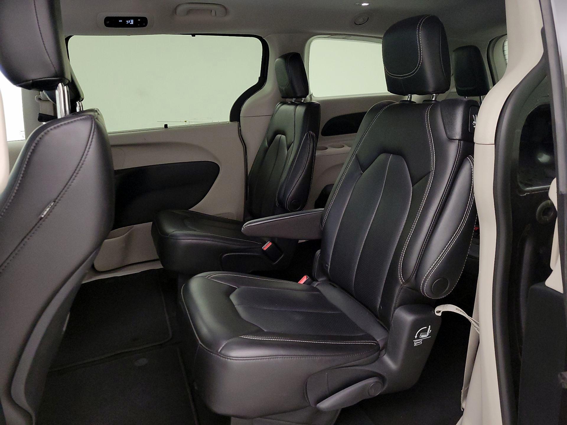 Thumbnail: 2023 Chrysler Pacifica - 19