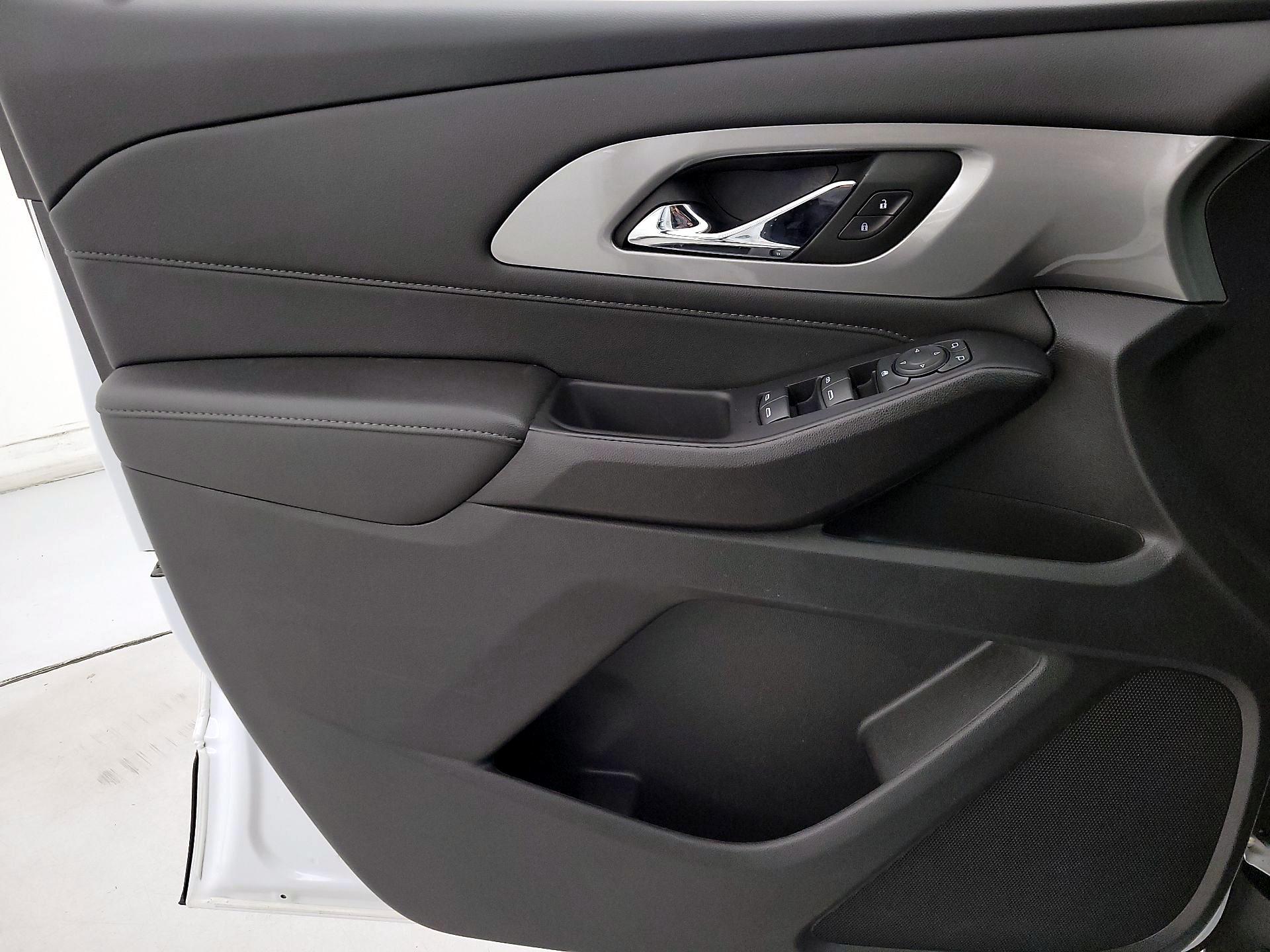 Thumbnail: 2023 Chevrolet Traverse - 12