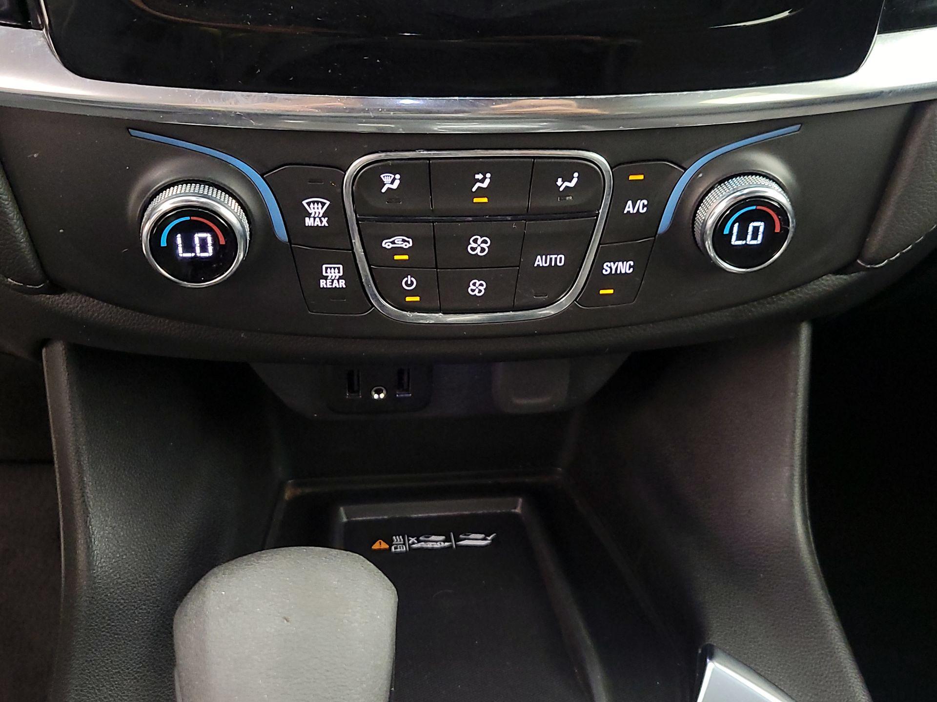 Thumbnail: 2023 Chevrolet Traverse - 16