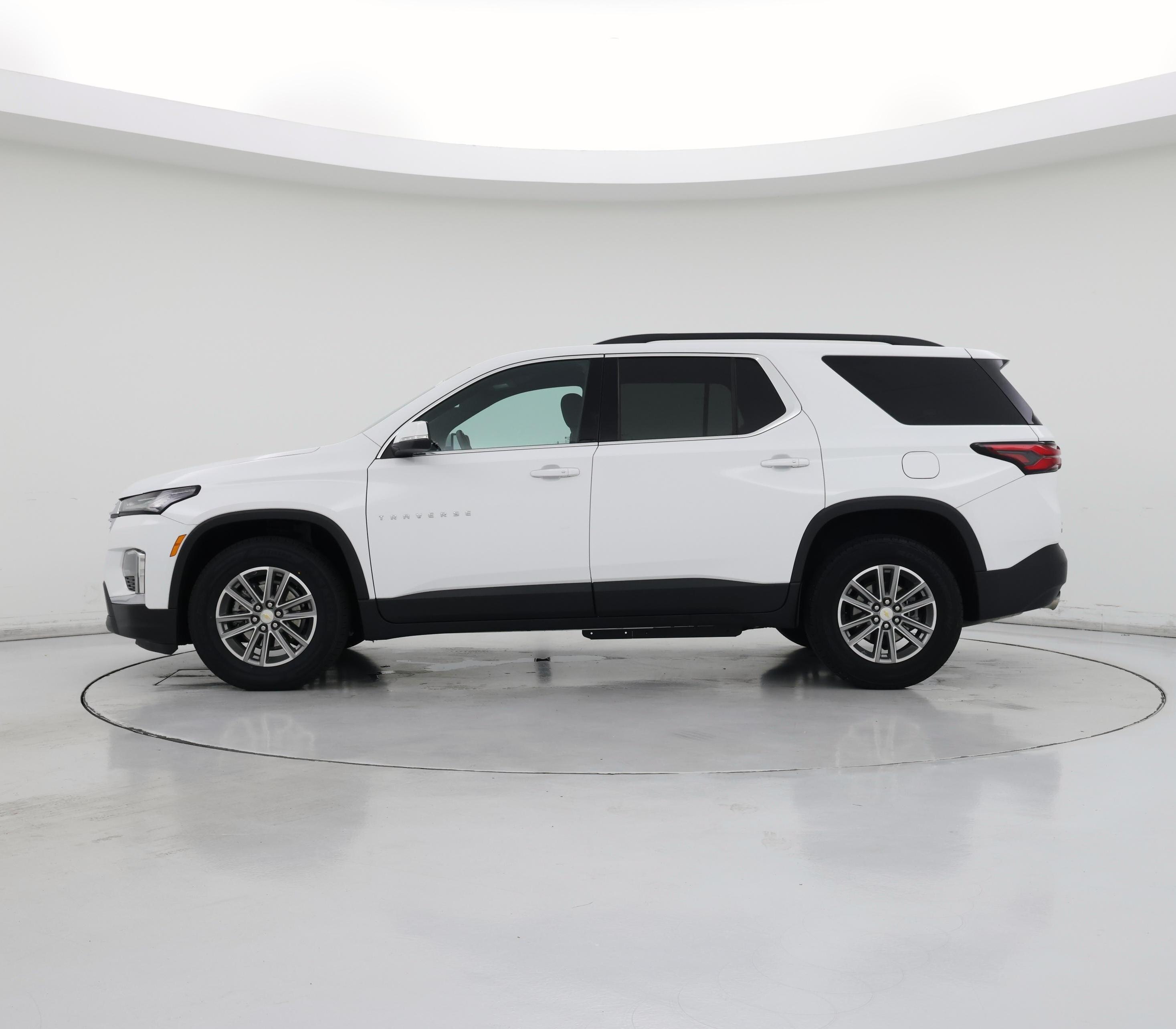 Thumbnail: 2023 Chevrolet Traverse - 3