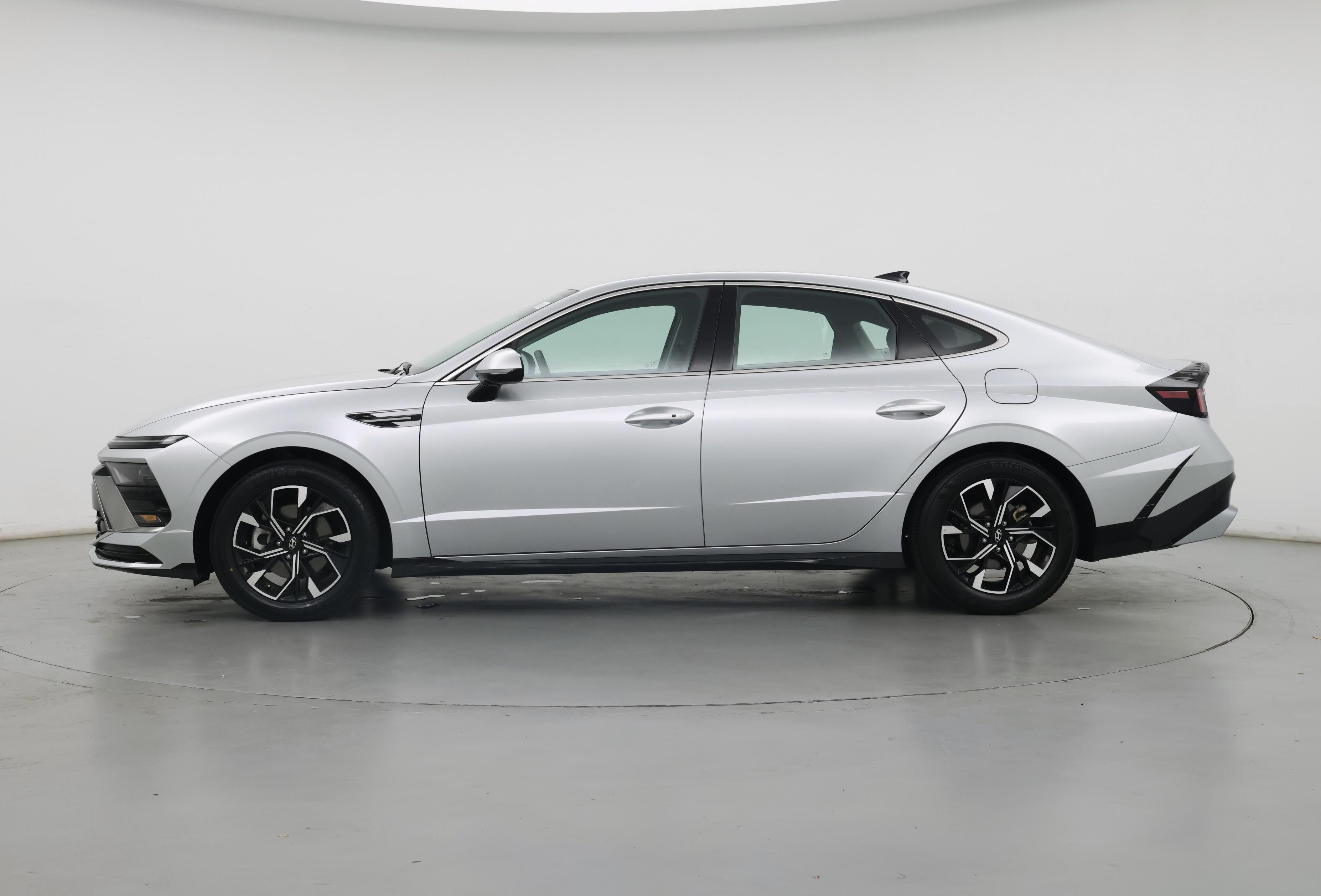 Thumbnail: 2025 Hyundai Sonata - 3