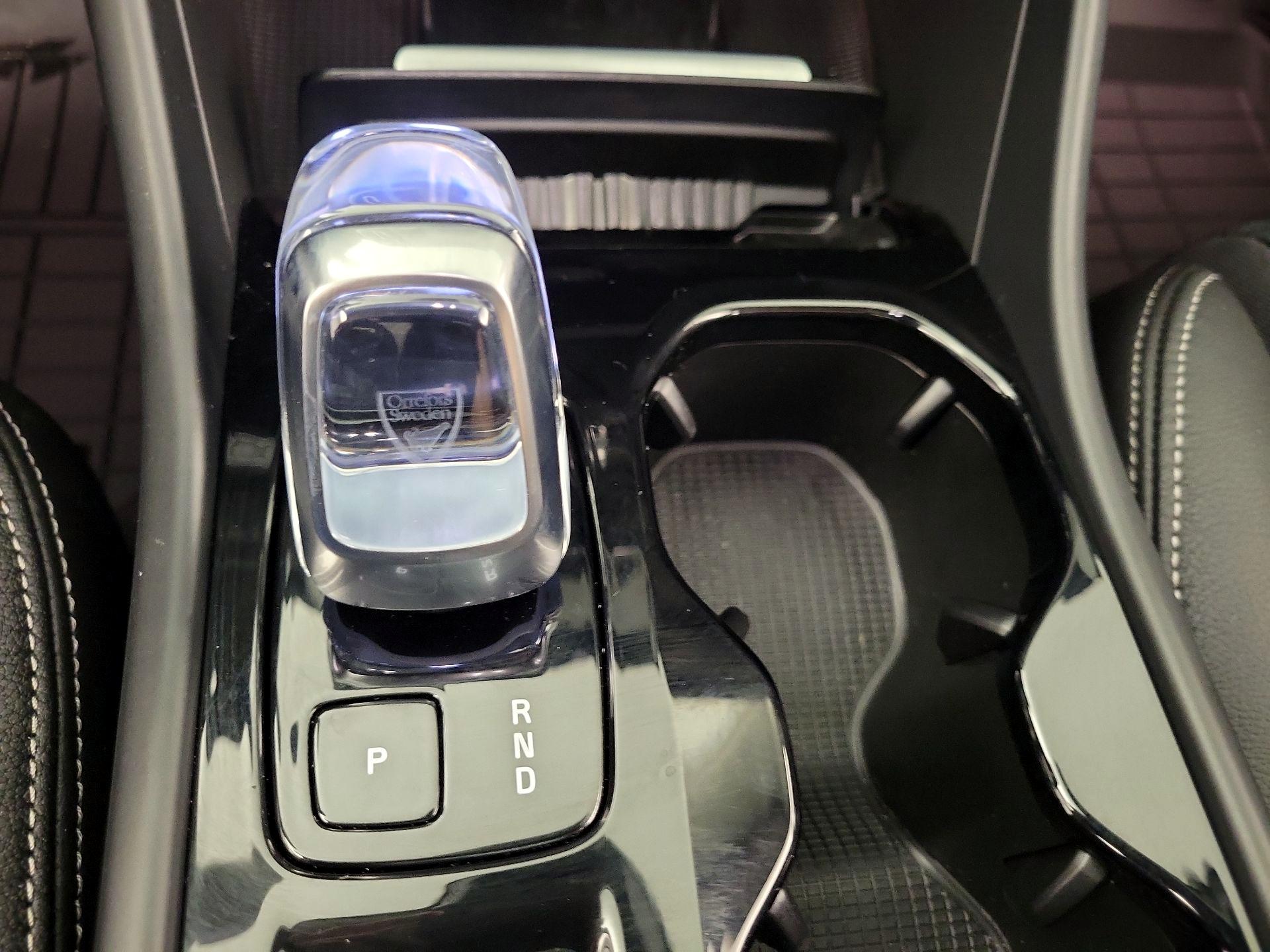 Thumbnail: 2024 Volvo XC40 - 16