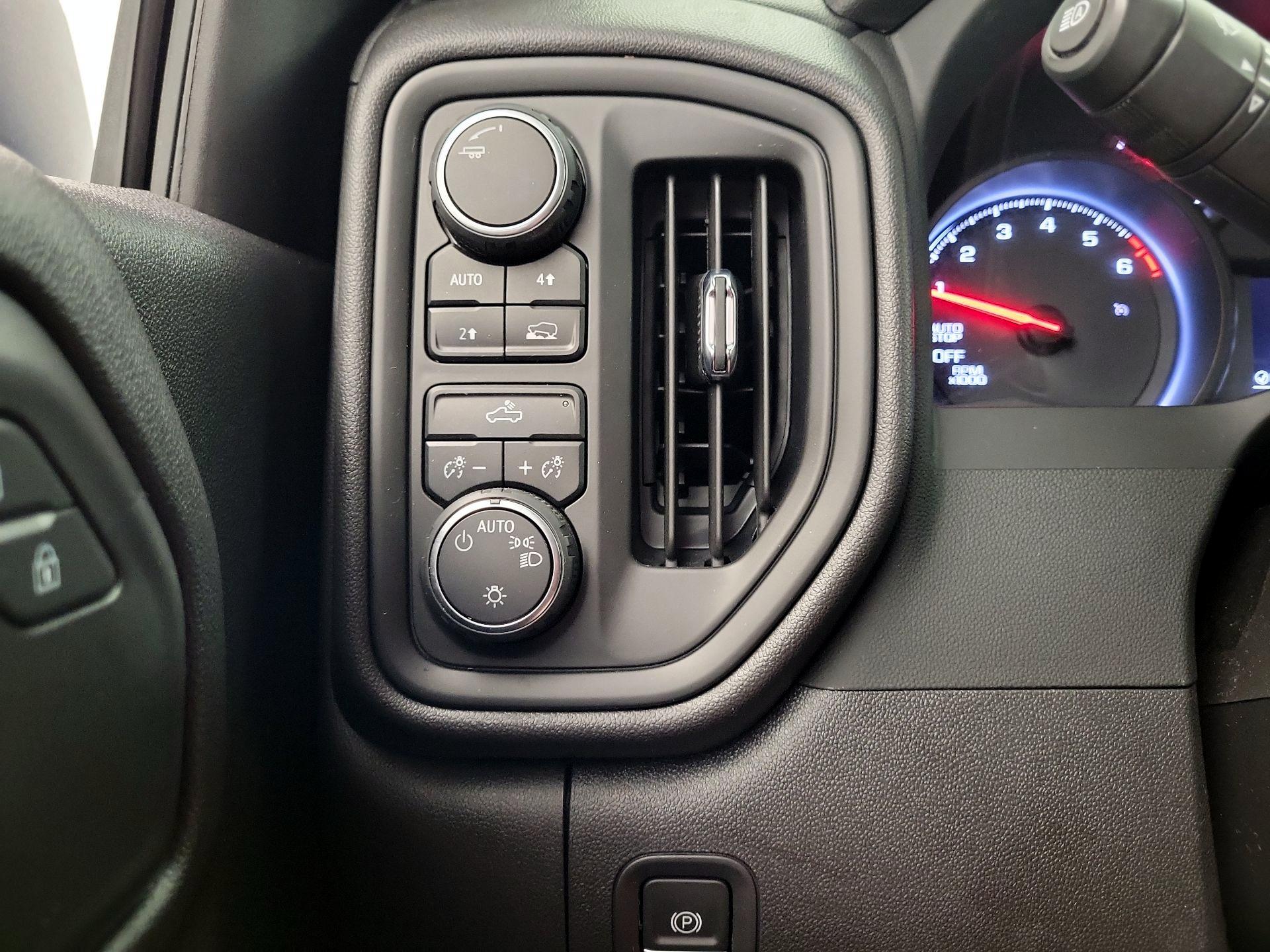 Thumbnail: 2023 Chevrolet Silverado 1500 - 13