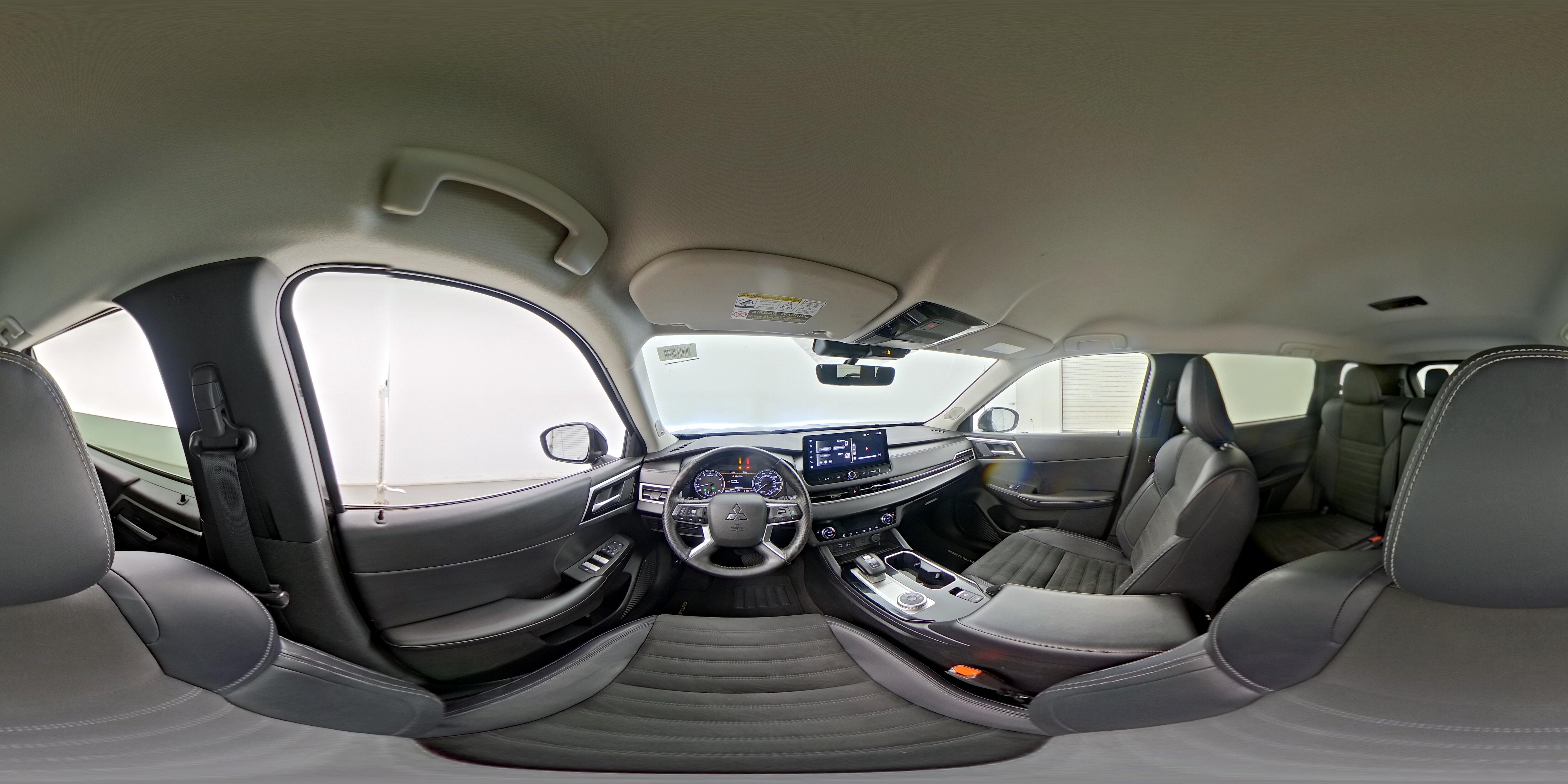 2025 Mitsubishi Outlander SE - Photo 29