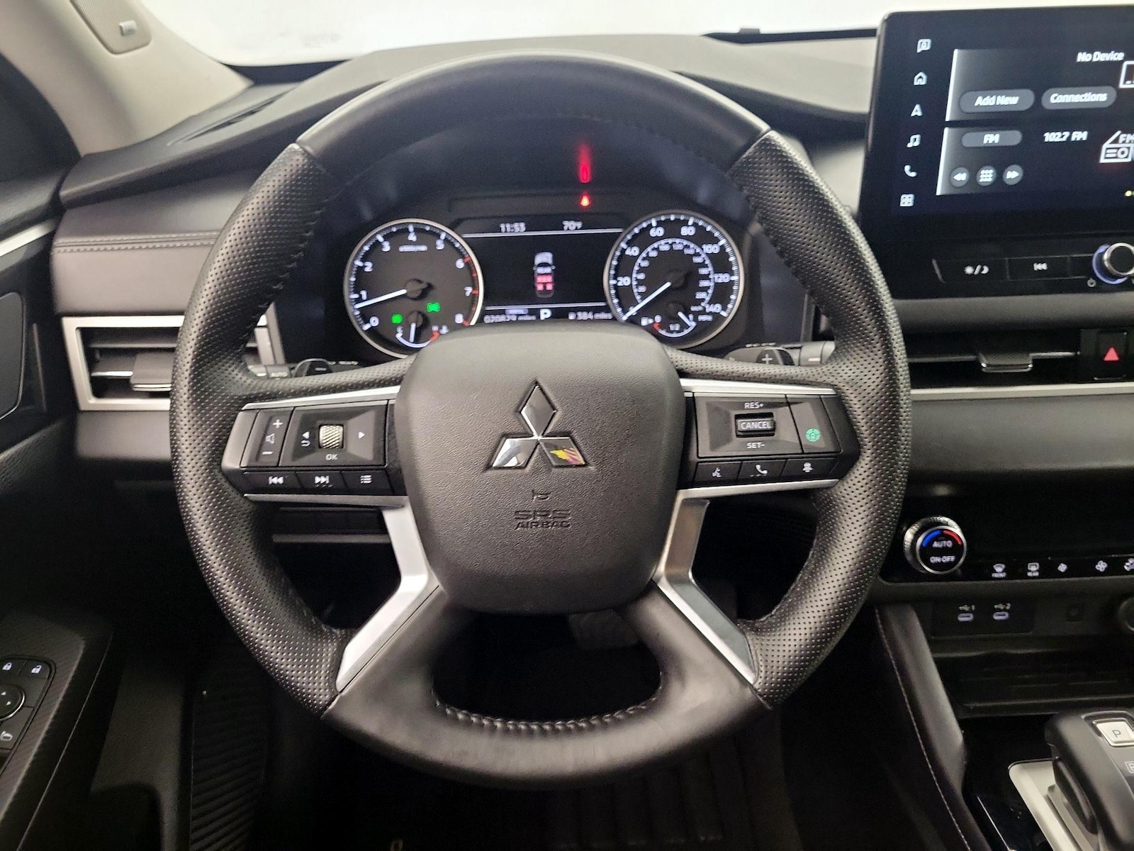 2025 Mitsubishi Outlander SE - Photo 11