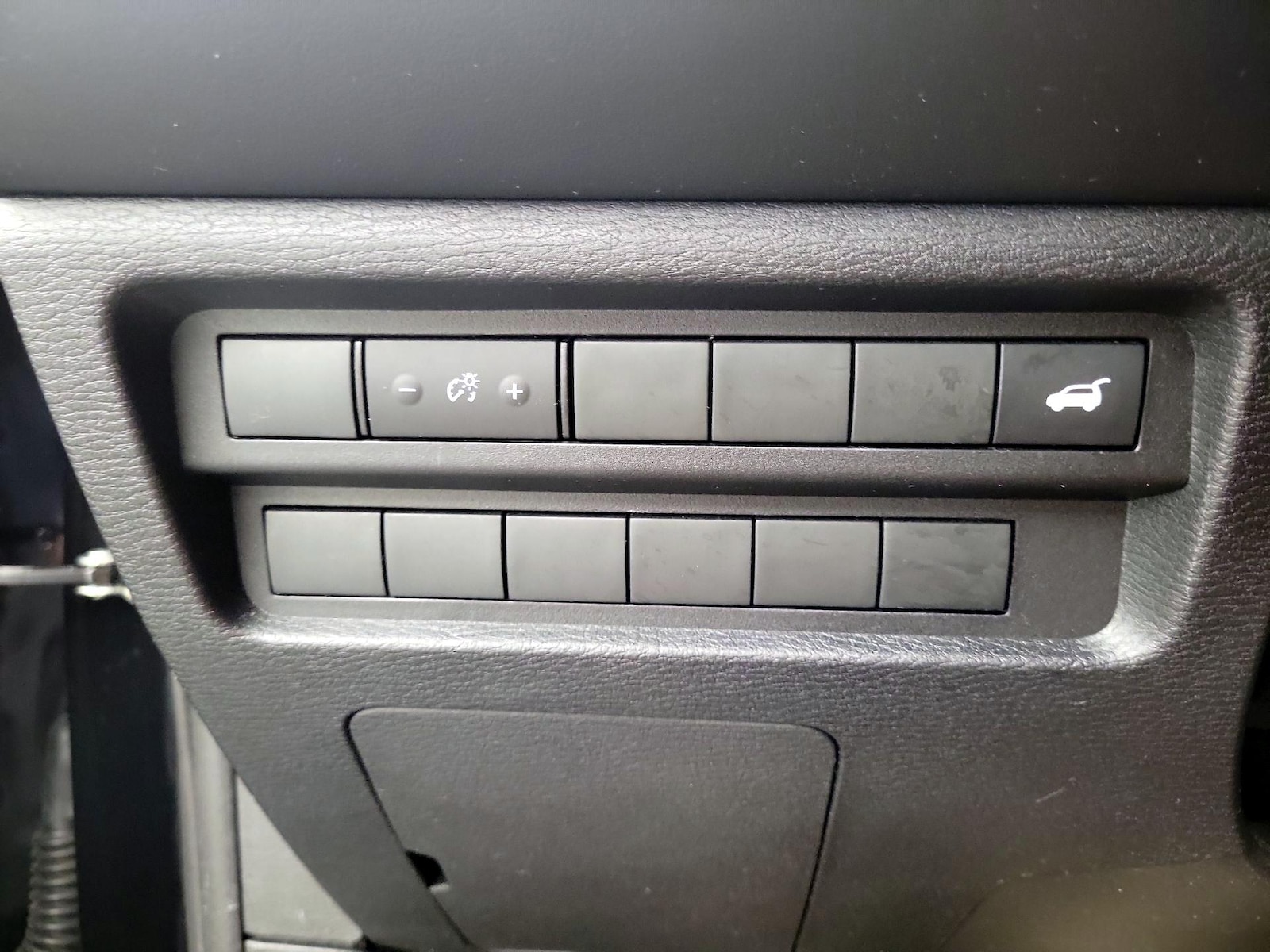2025 Mitsubishi Outlander SE - Photo 14