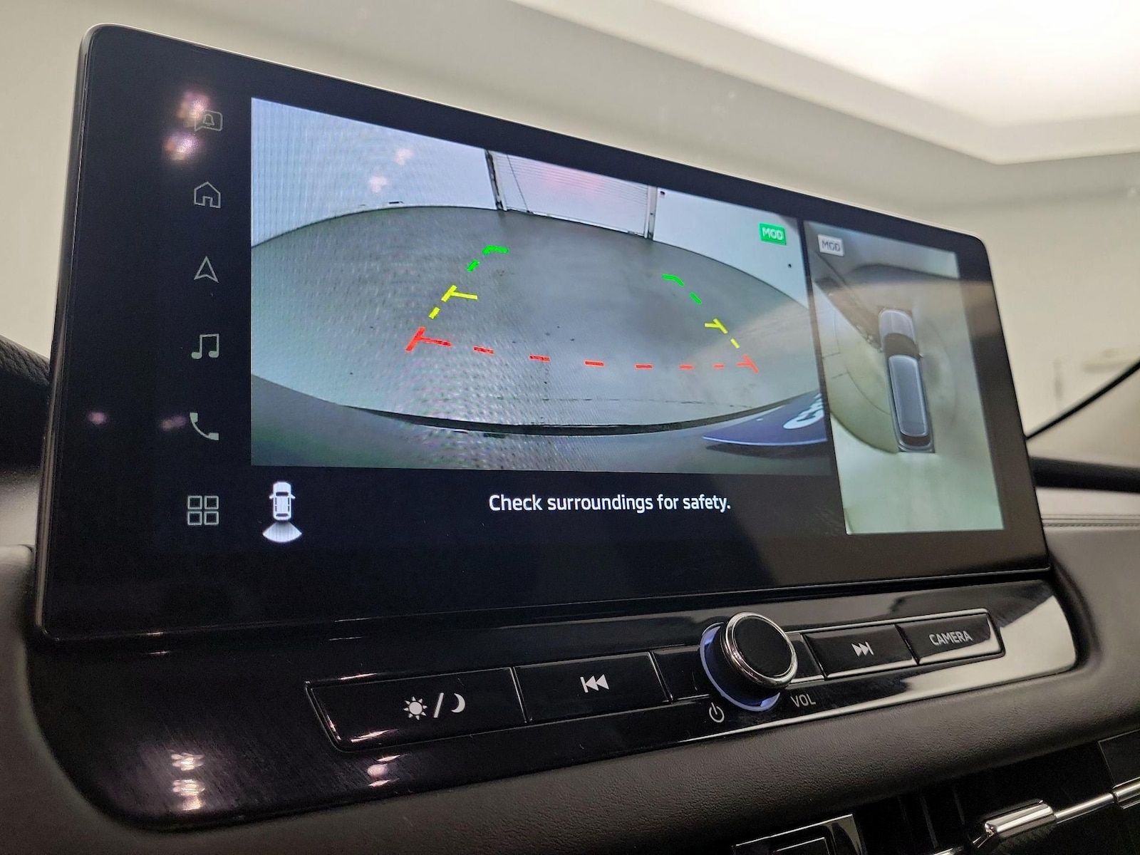 2025 Mitsubishi Outlander SE - Photo 16