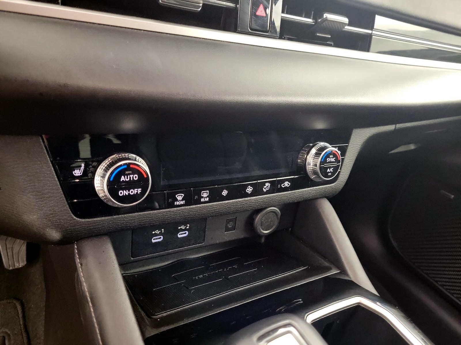 2025 Mitsubishi Outlander SE - Photo 18
