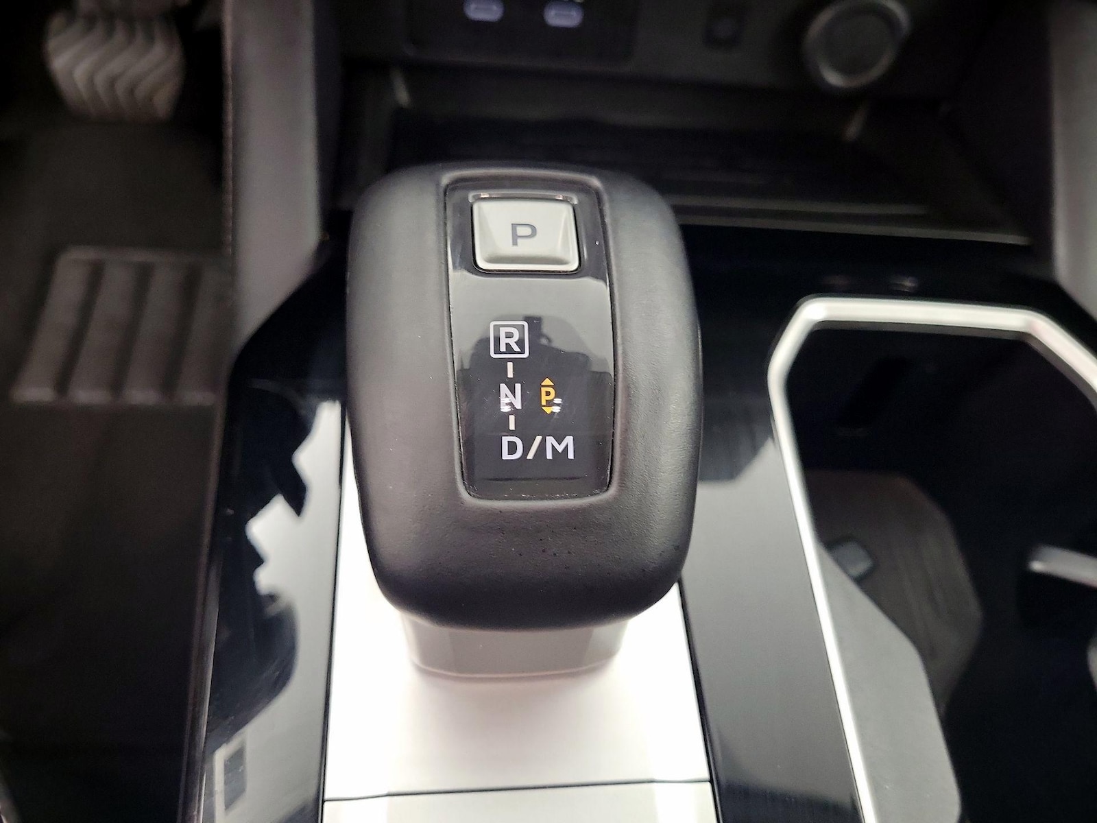 2025 Mitsubishi Outlander SE - Photo 19
