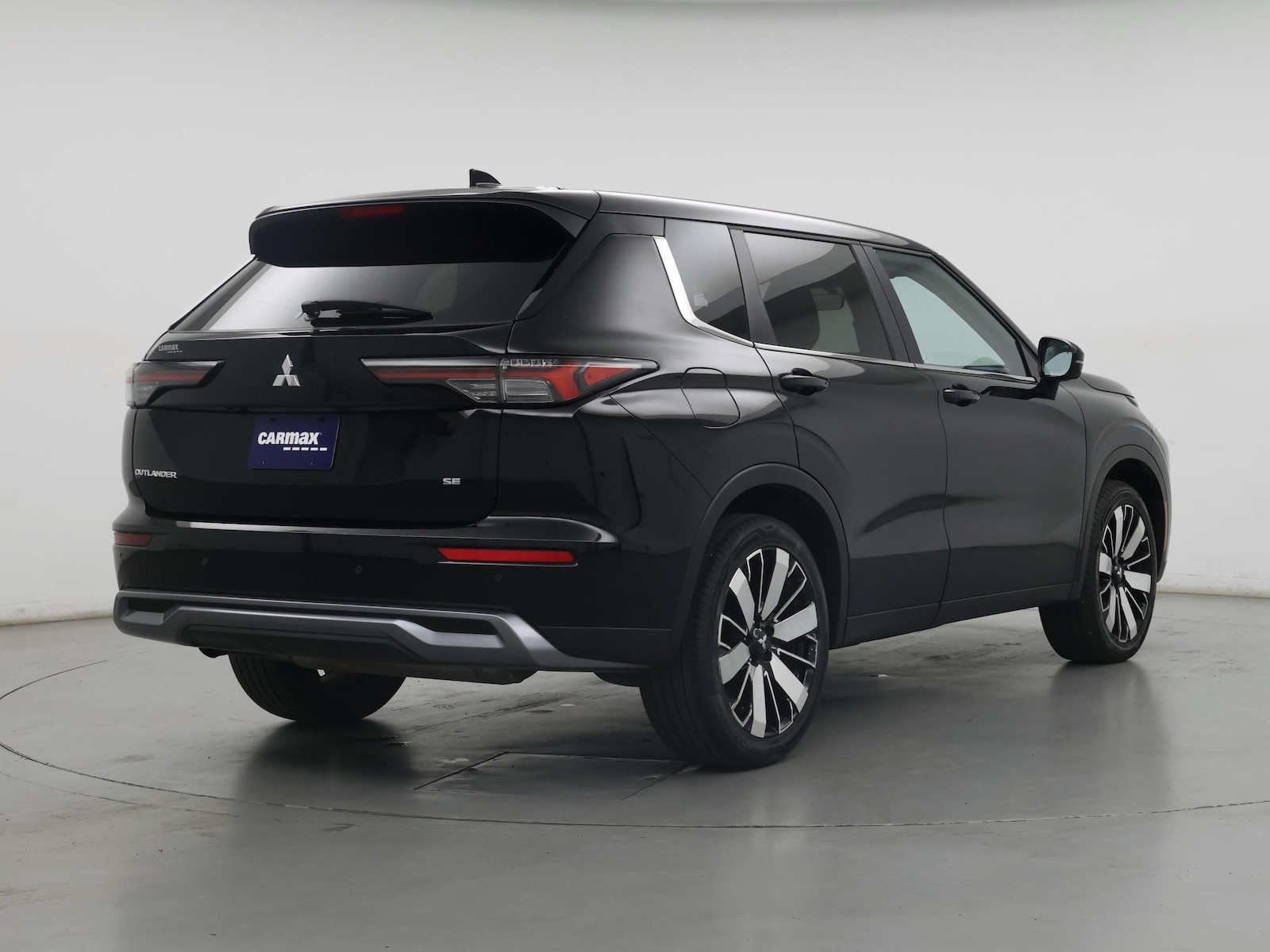 2025 Mitsubishi Outlander SE - Photo 9