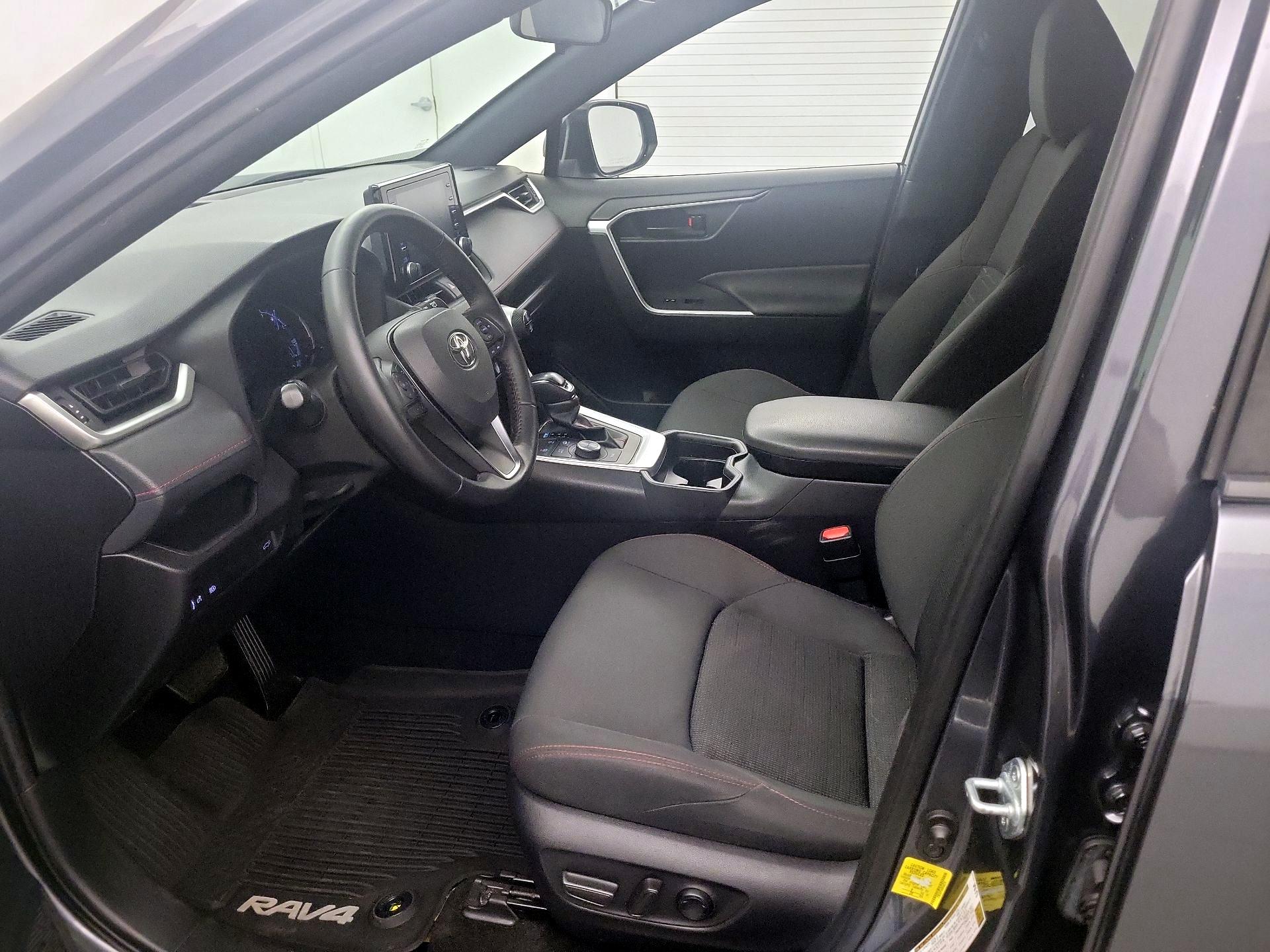 Thumbnail: 2021 Toyota RAV4 - 11