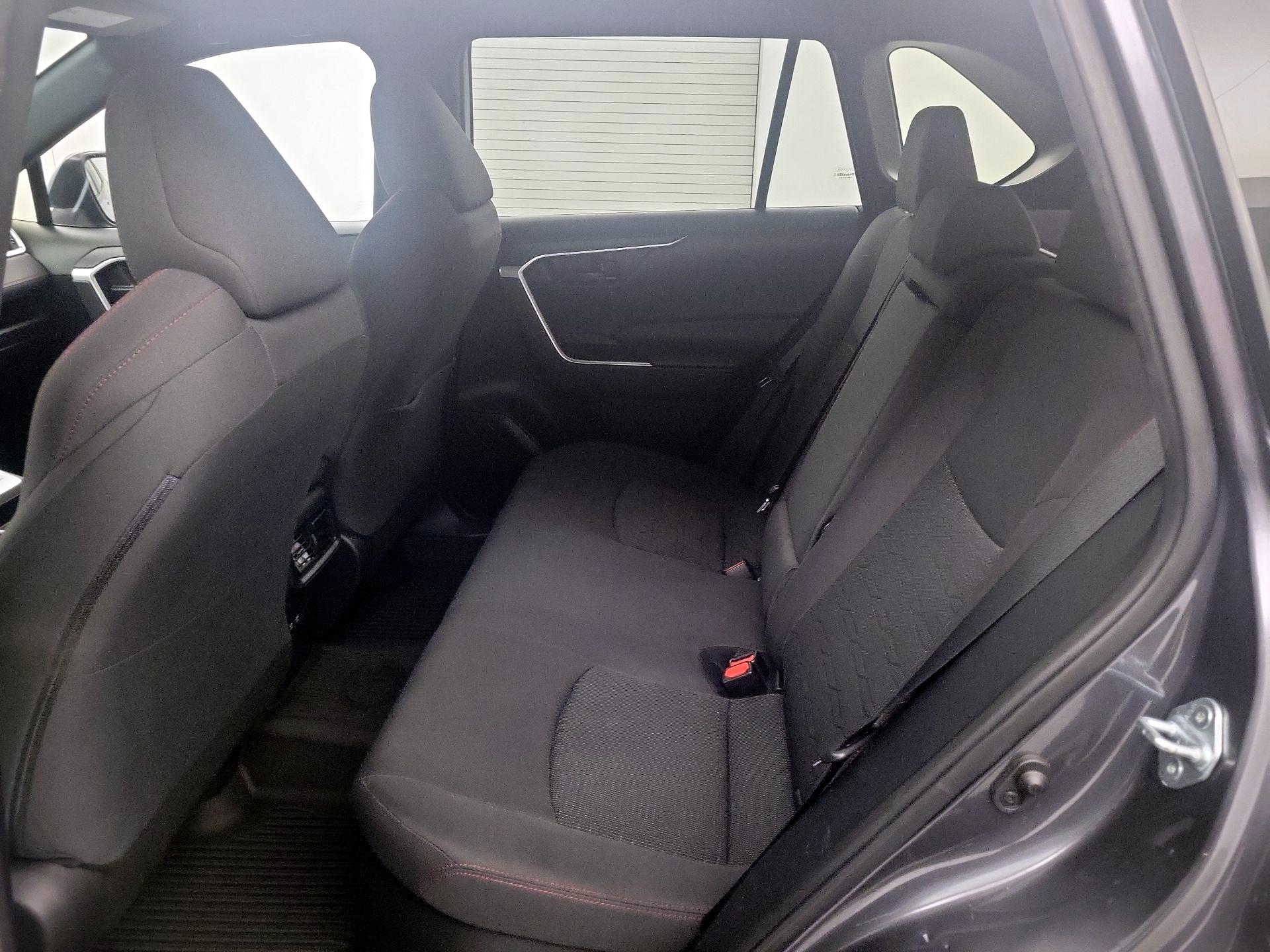 Thumbnail: 2021 Toyota RAV4 - 18
