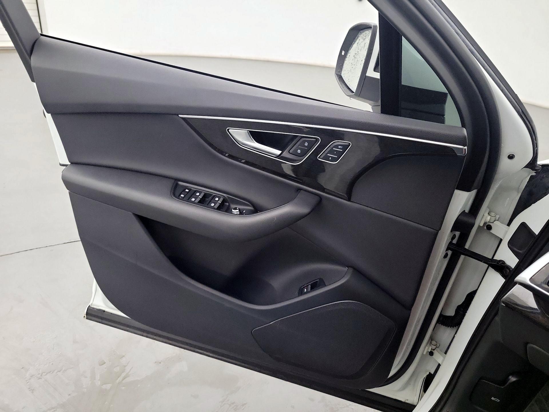 Thumbnail: 2022 Audi Q7 - 12
