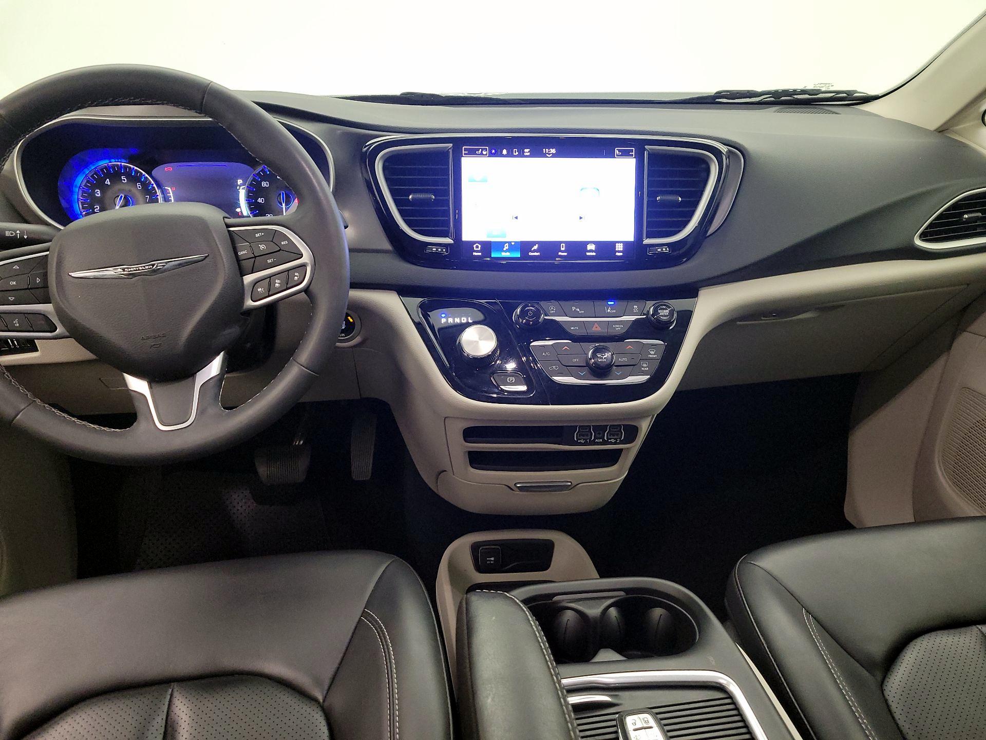 Thumbnail: 2023 Chrysler Pacifica - 9