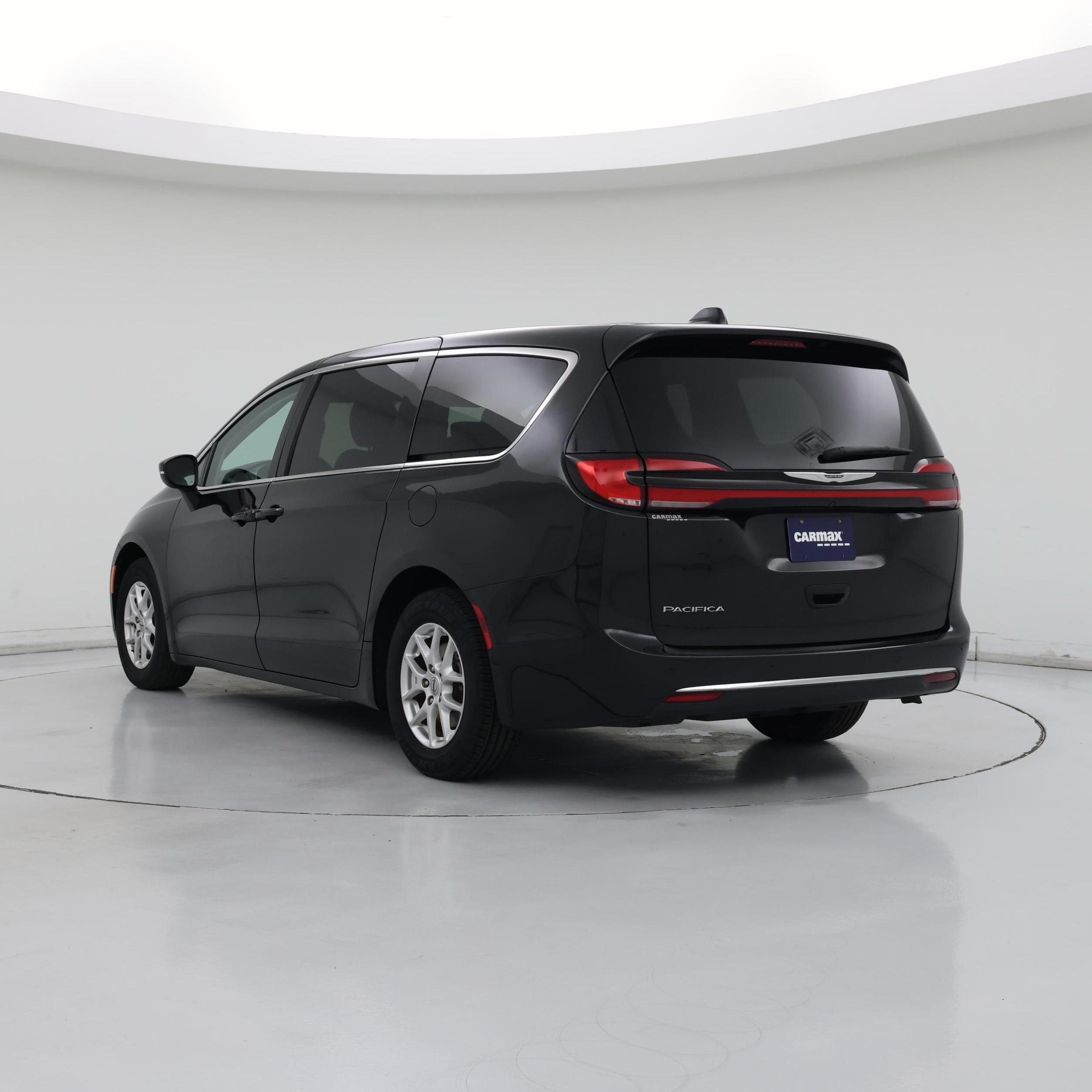 Thumbnail: 2023 Chrysler Pacifica - 2