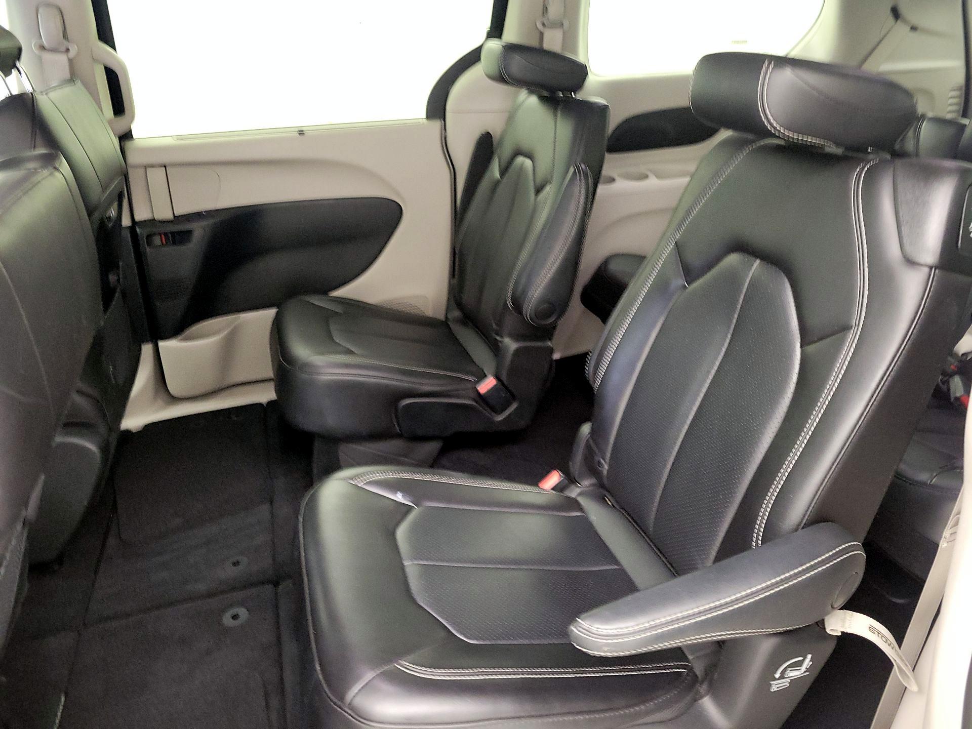 Thumbnail: 2023 Chrysler Pacifica - 19