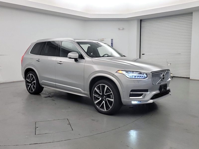2023 Volvo XC90 B5 Plus