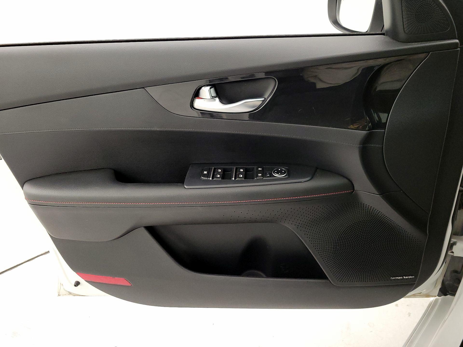 Thumbnail: 2020 Kia Forte - 12