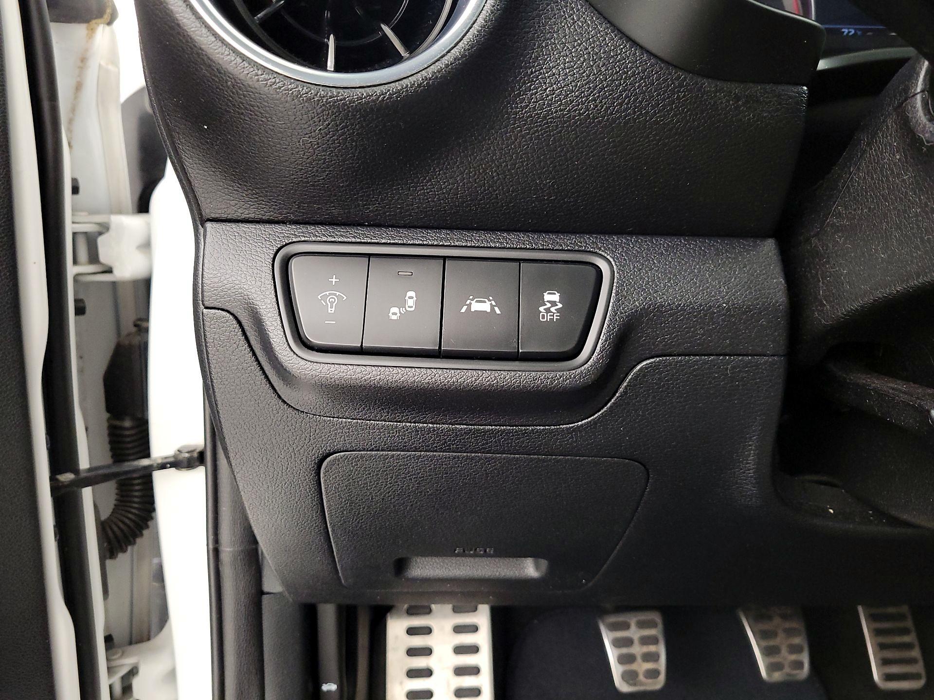 Thumbnail: 2020 Kia Forte - 13