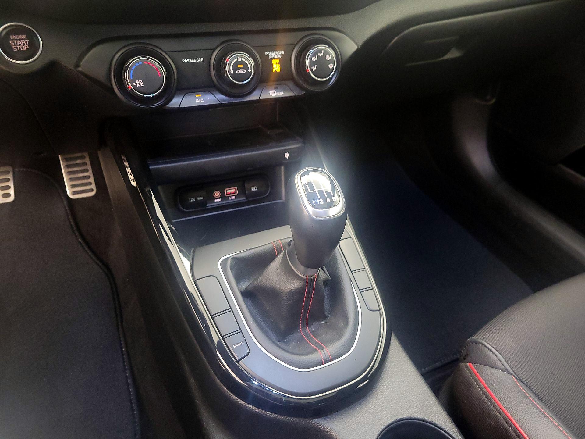 Thumbnail: 2020 Kia Forte - 17