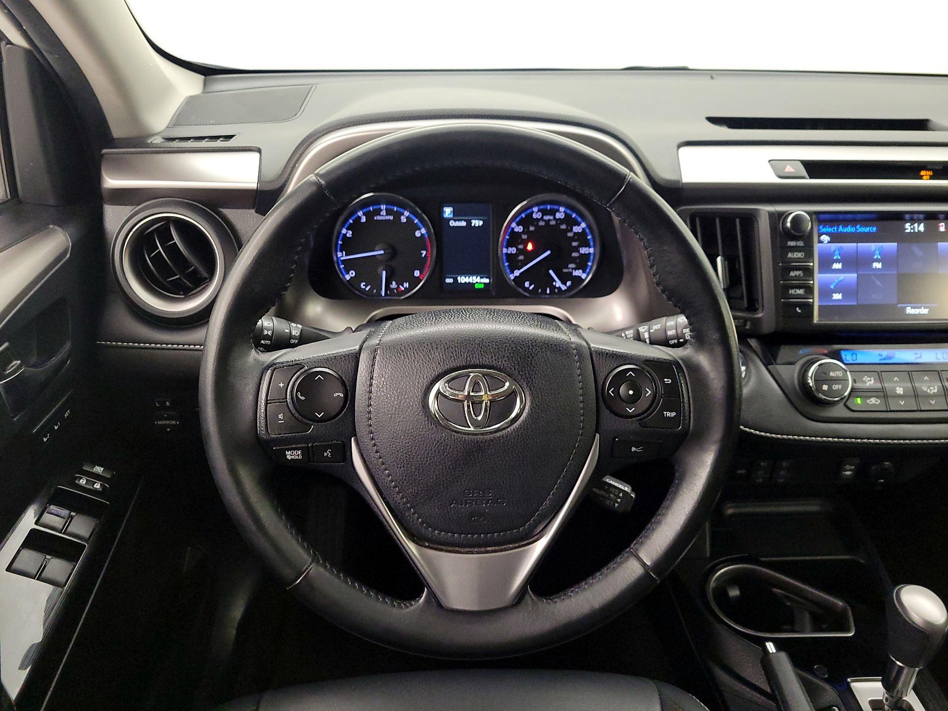 Thumbnail: 2018 Toyota RAV4 - 10