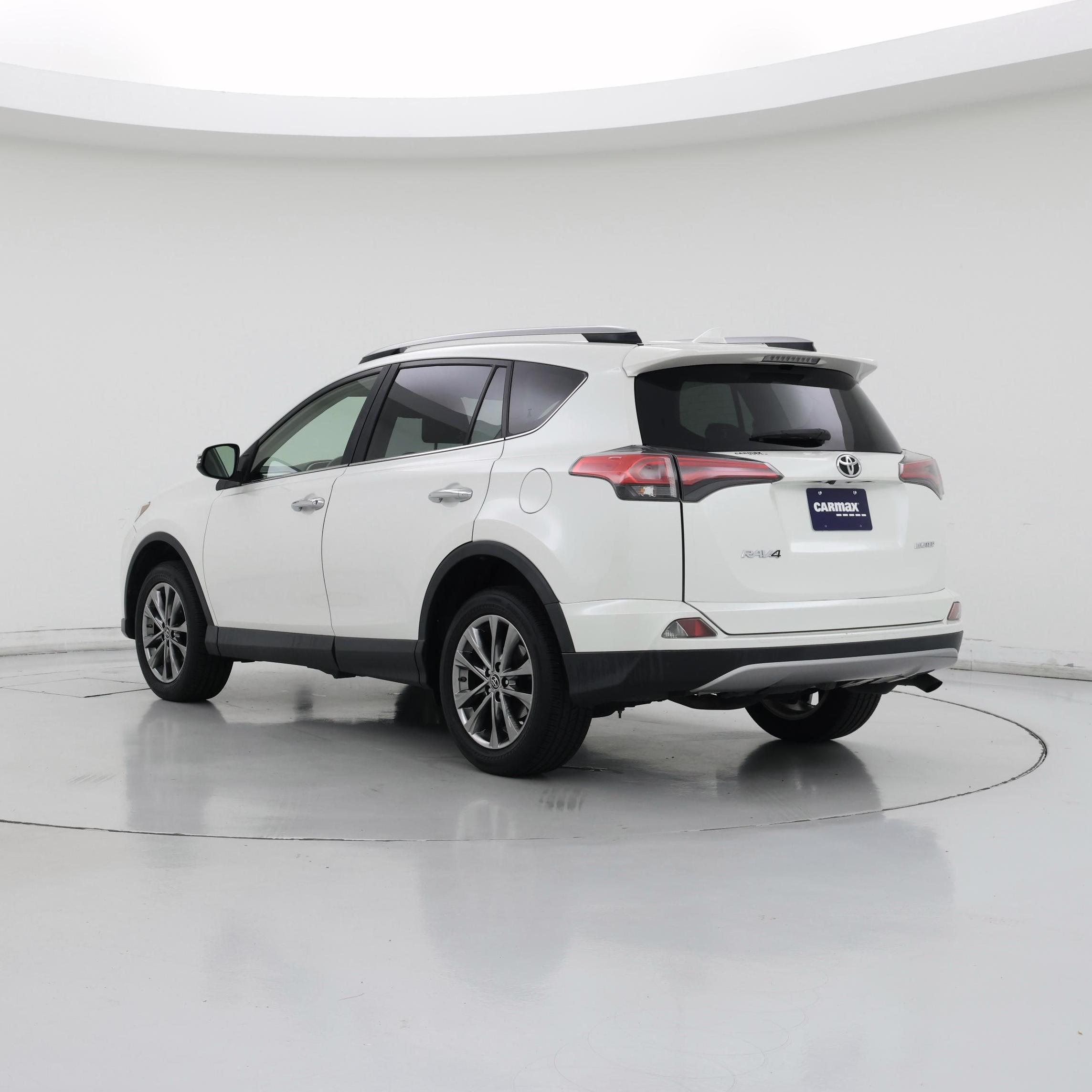 Thumbnail: 2018 Toyota RAV4 - 2