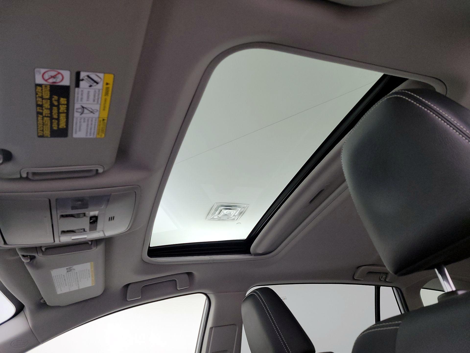 Thumbnail: 2018 Toyota RAV4 - 19