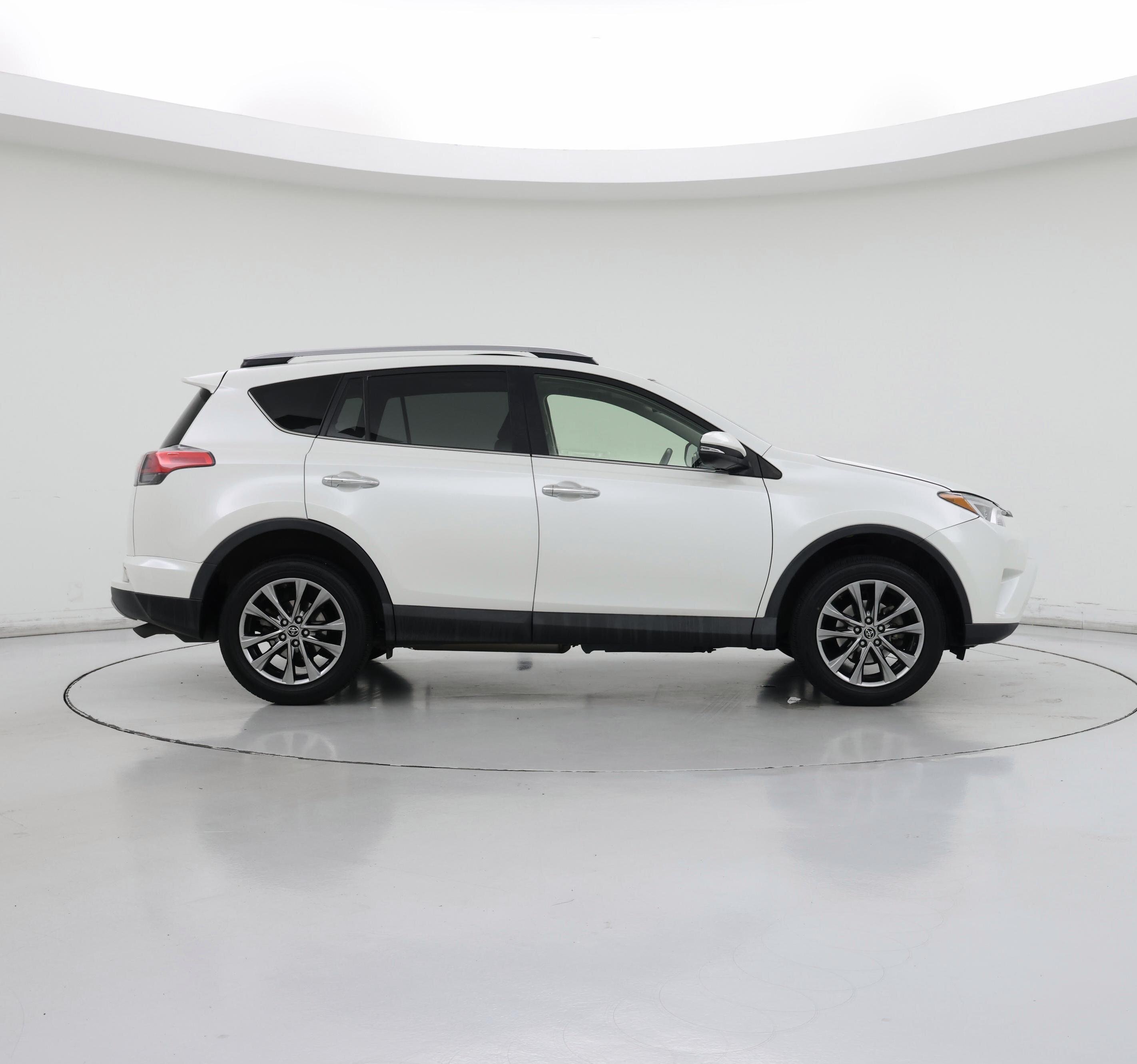 Thumbnail: 2018 Toyota RAV4 - 7