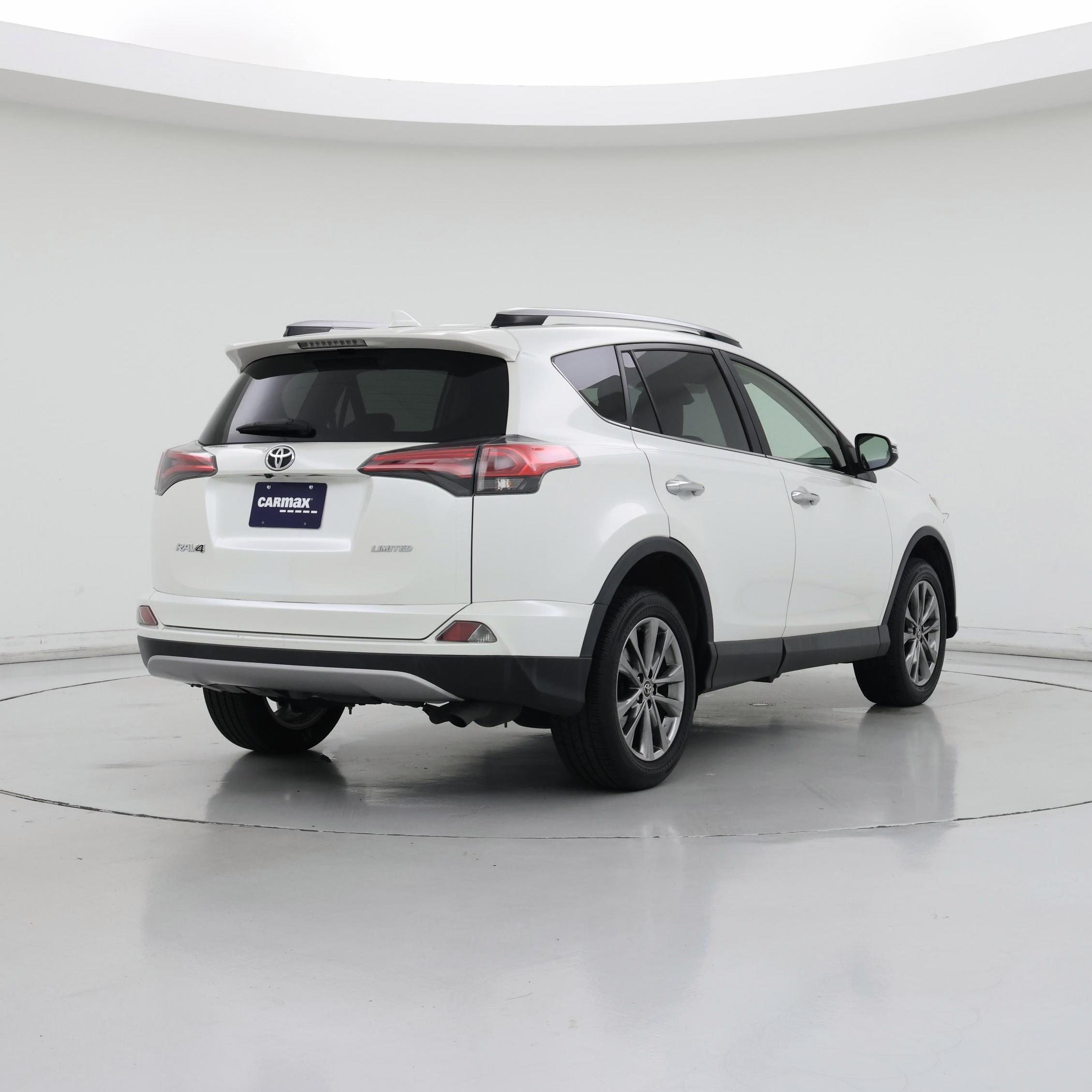 Thumbnail: 2018 Toyota RAV4 - 8