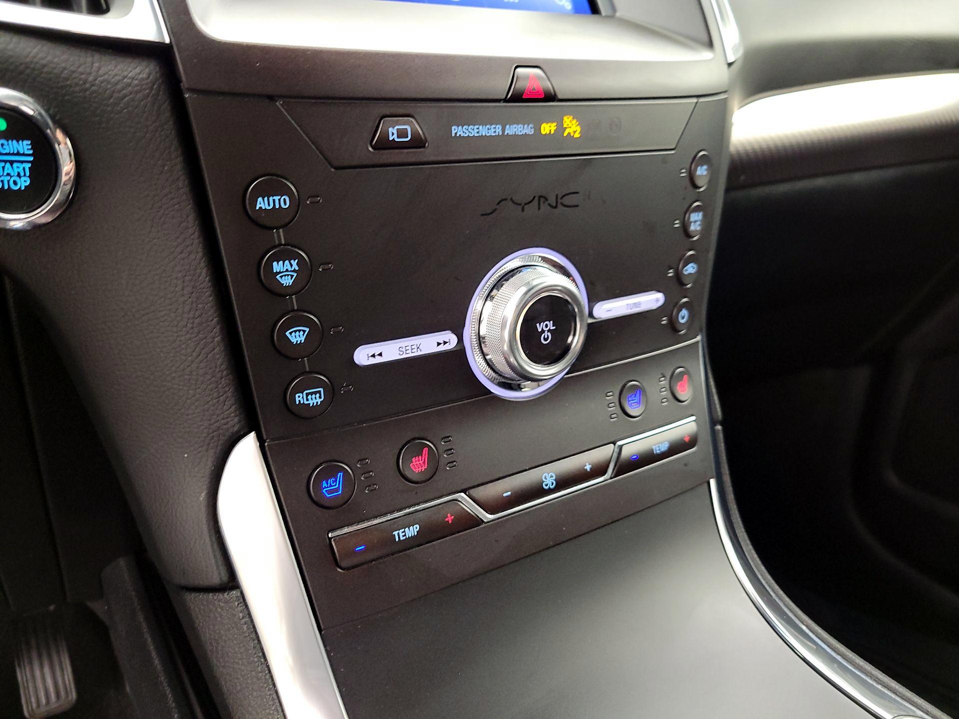Thumbnail: 2020 Ford Edge - 17