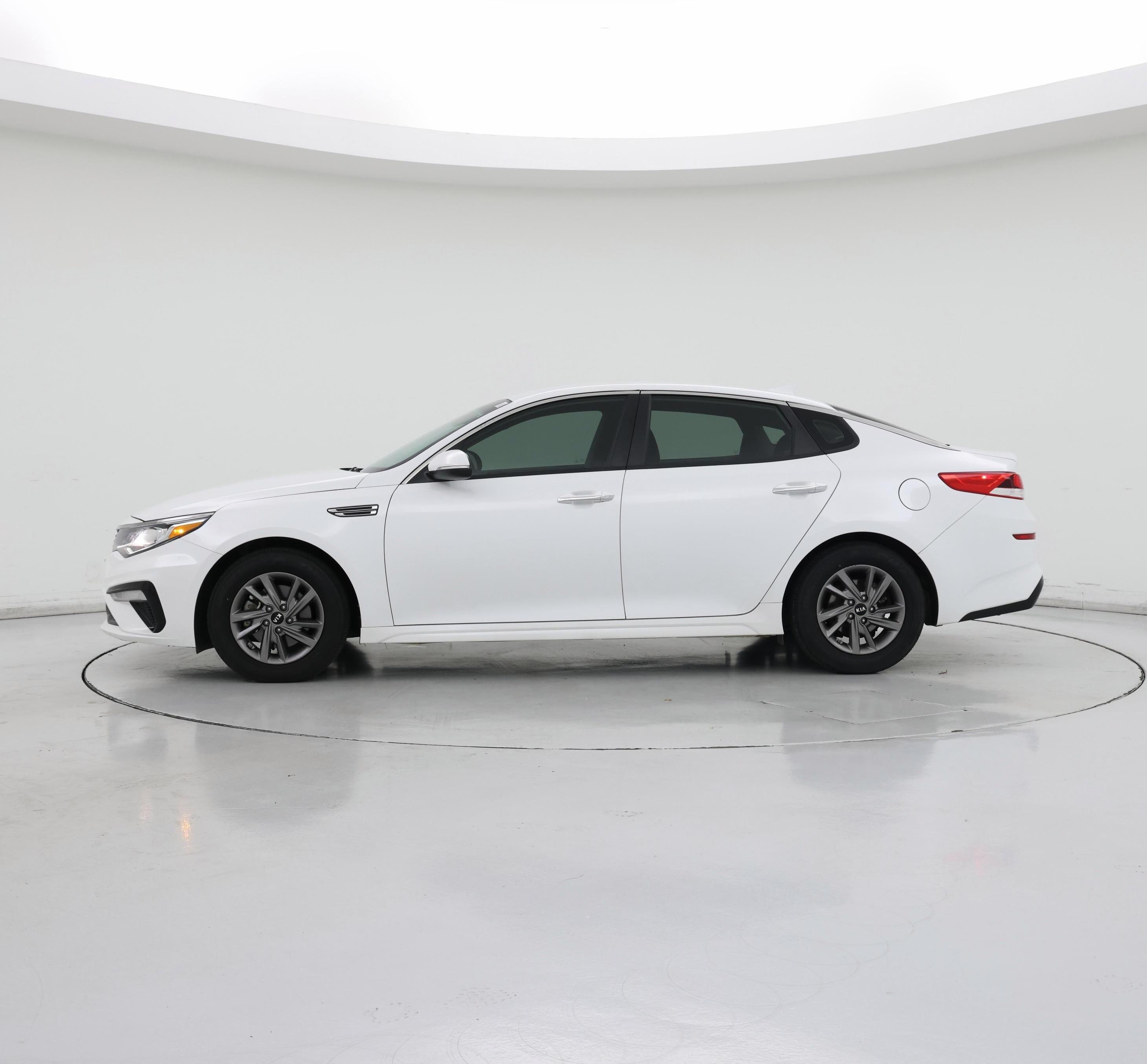 Thumbnail: 2020 Kia Optima - 3
