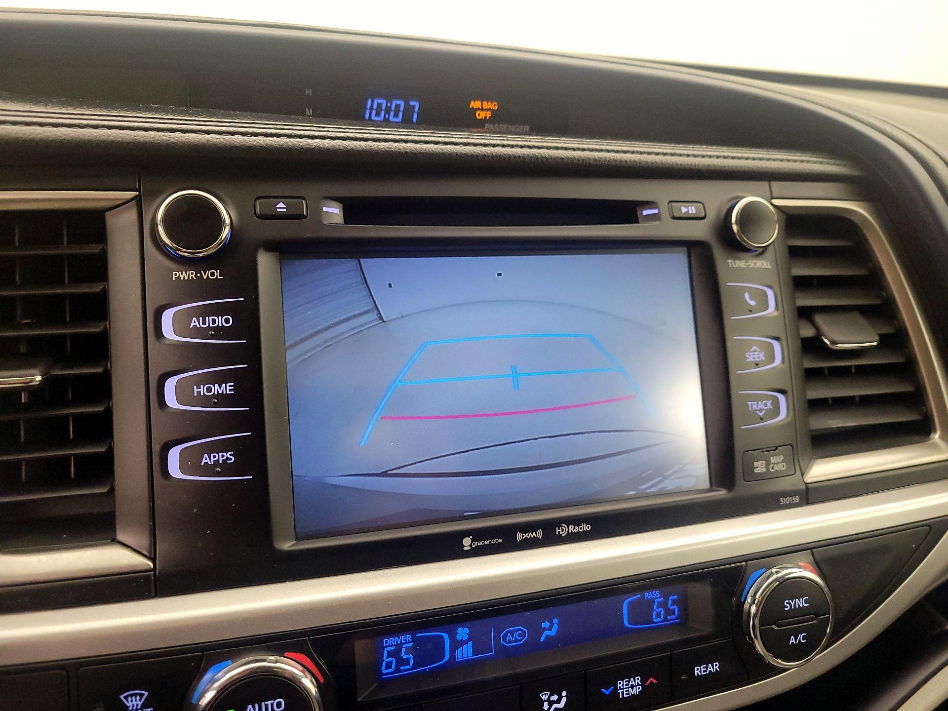 Thumbnail: 2016 Toyota Highlander - 14