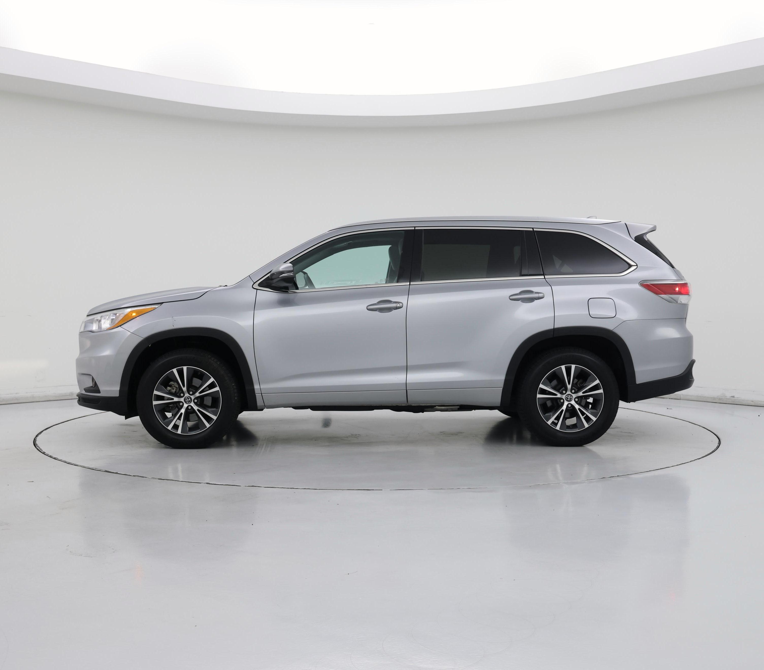 Thumbnail: 2016 Toyota Highlander - 3