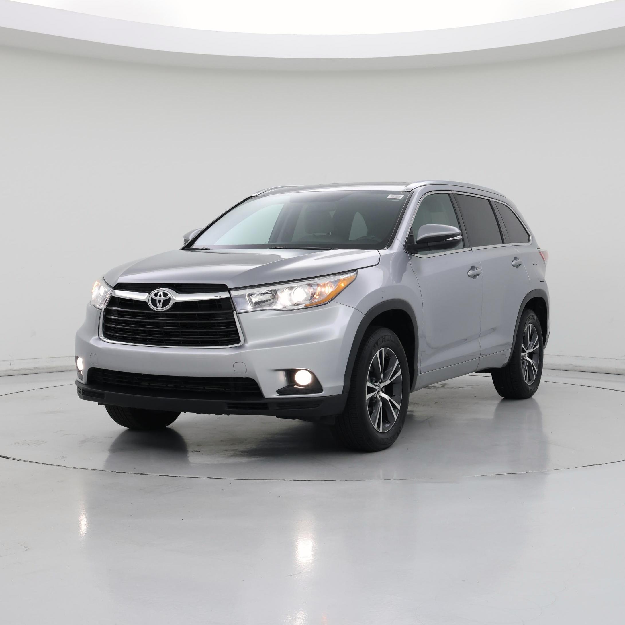 Thumbnail: 2016 Toyota Highlander - 4