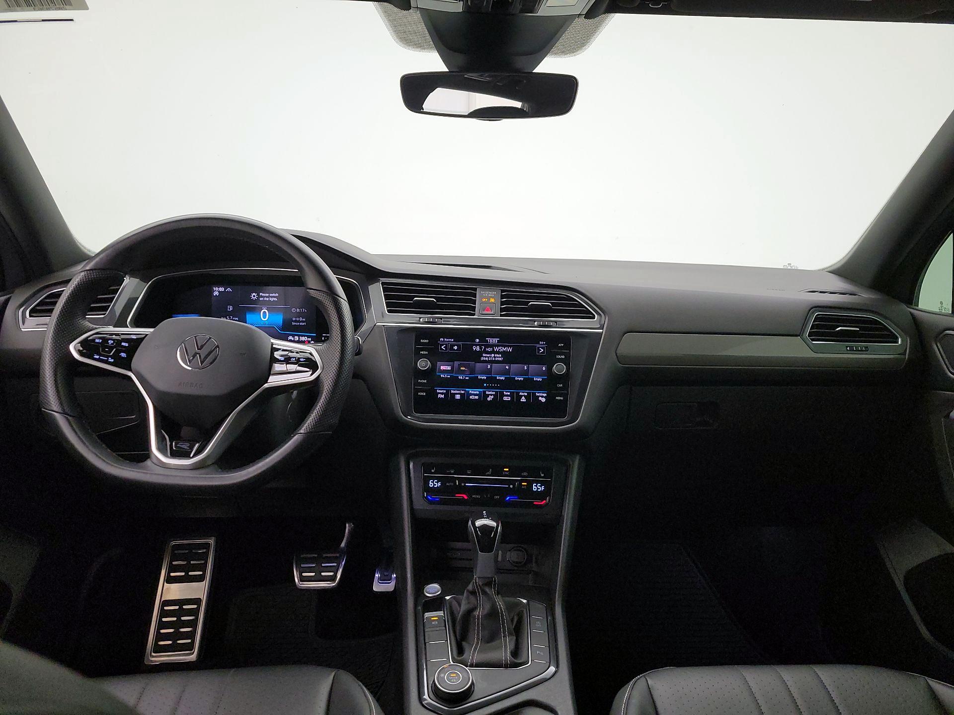 Thumbnail: 2023 Volkswagen Tiguan - 9