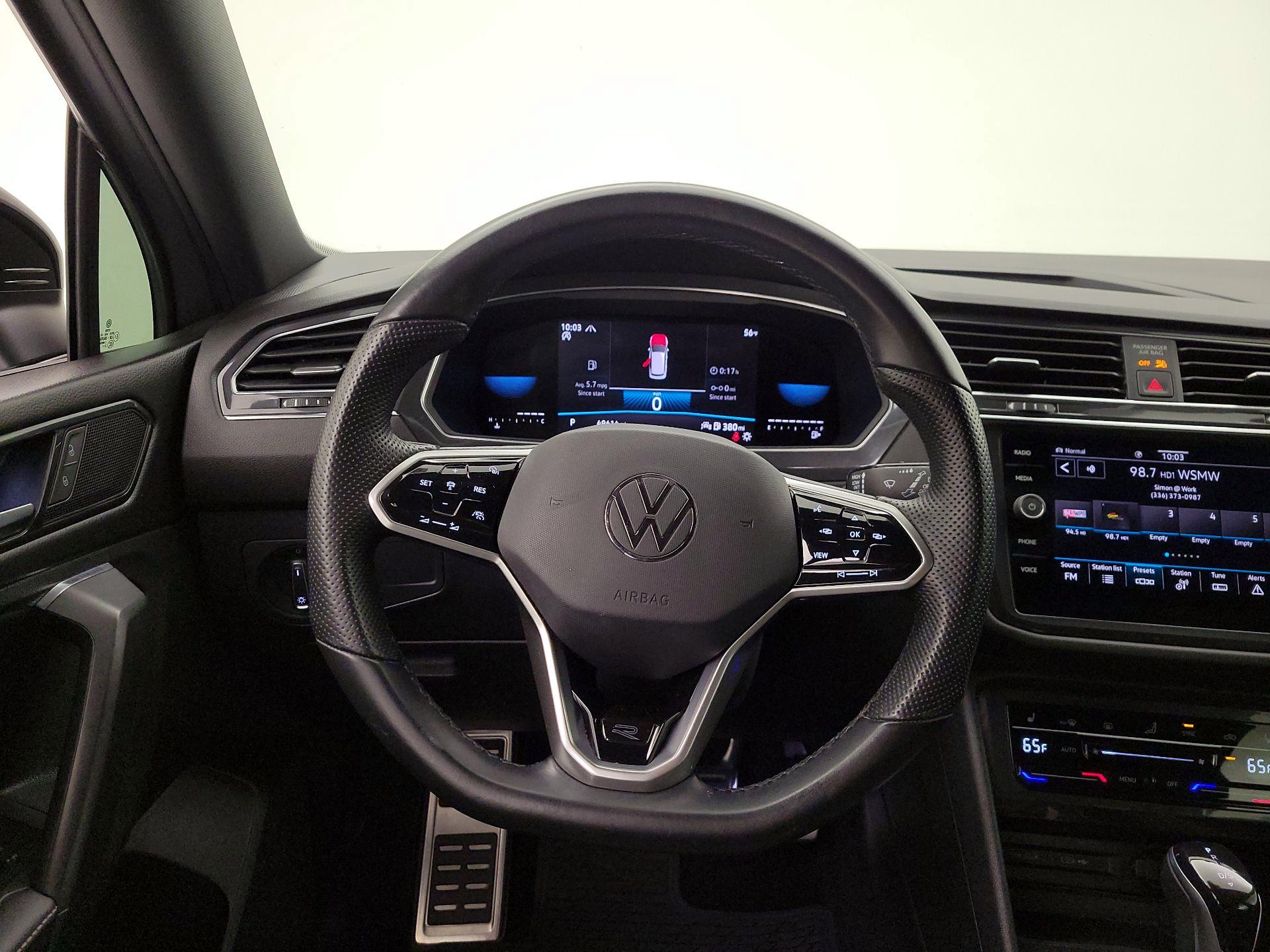 Thumbnail: 2023 Volkswagen Tiguan - 10