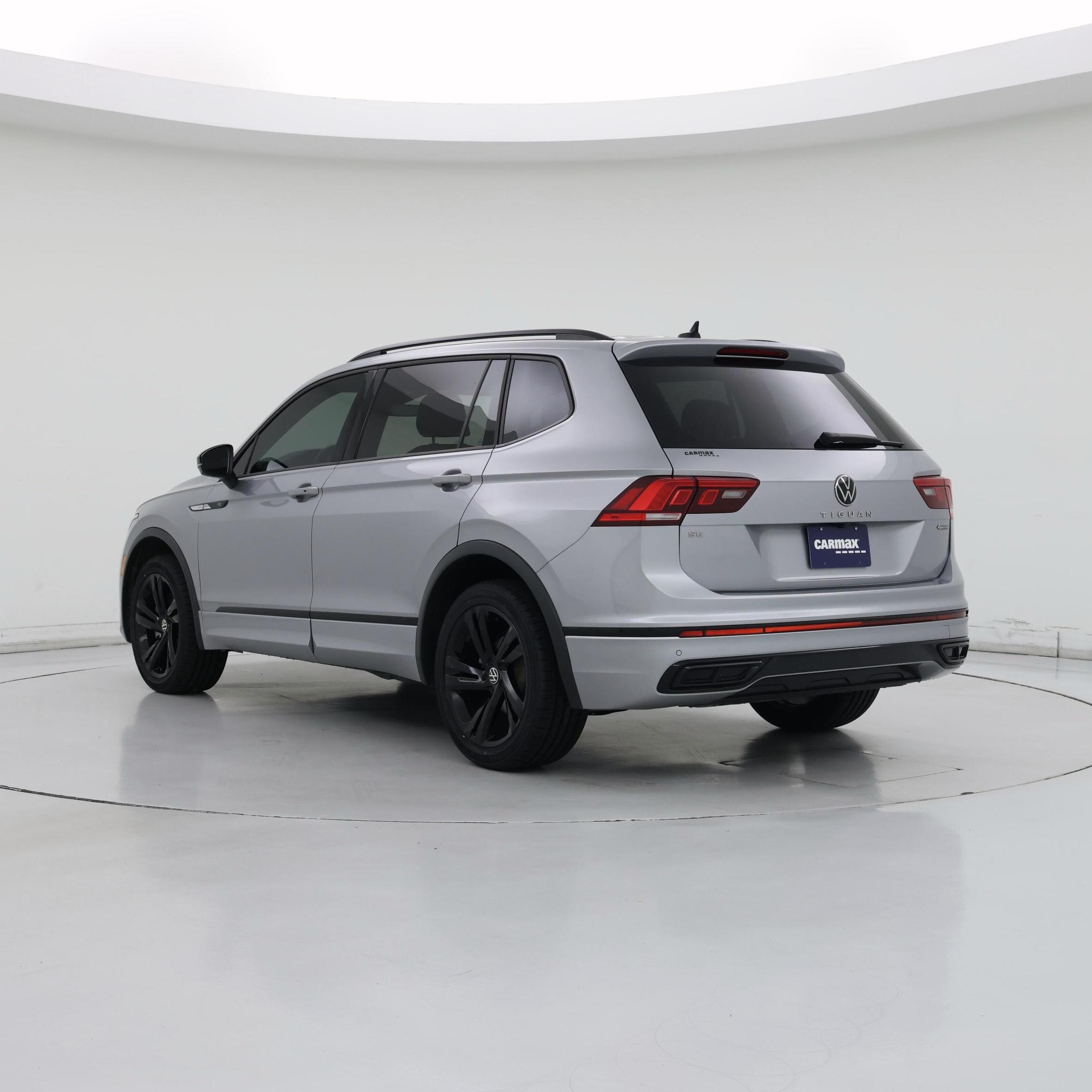 Thumbnail: 2023 Volkswagen Tiguan - 2