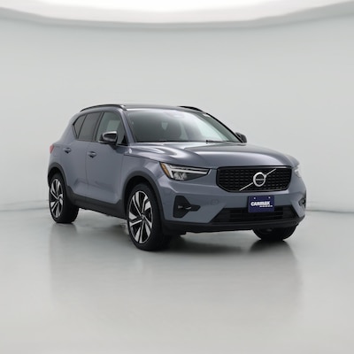 2023 Volvo XC40 B5 Plus Dark Theme