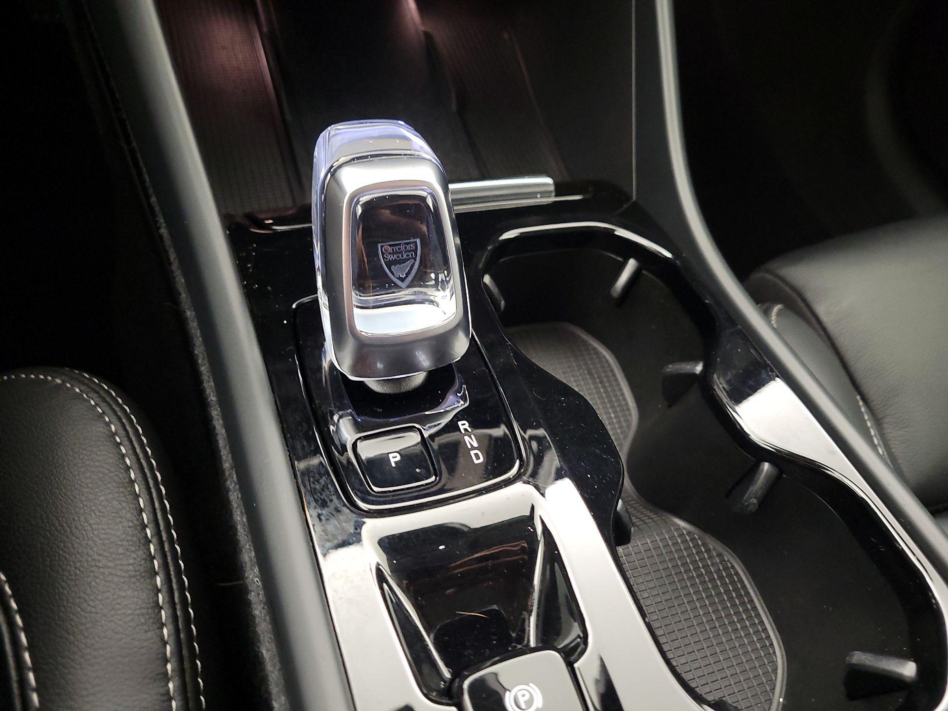 Thumbnail: 2023 Volvo XC40 - 17