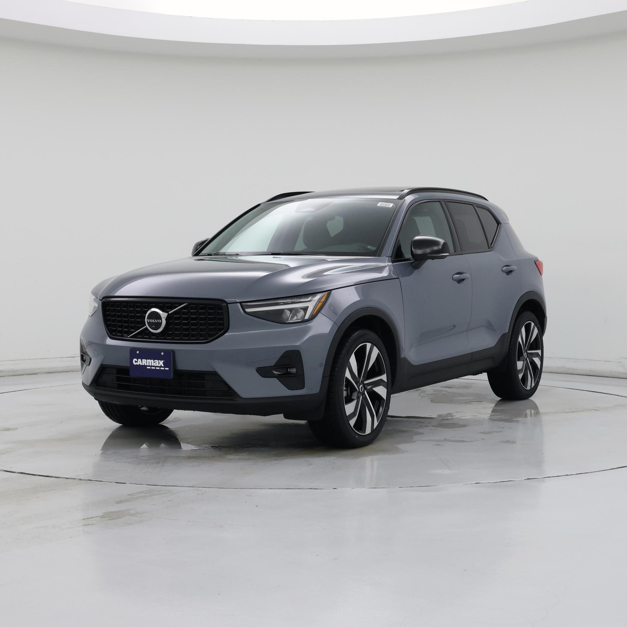 Thumbnail: 2023 Volvo XC40 - 4