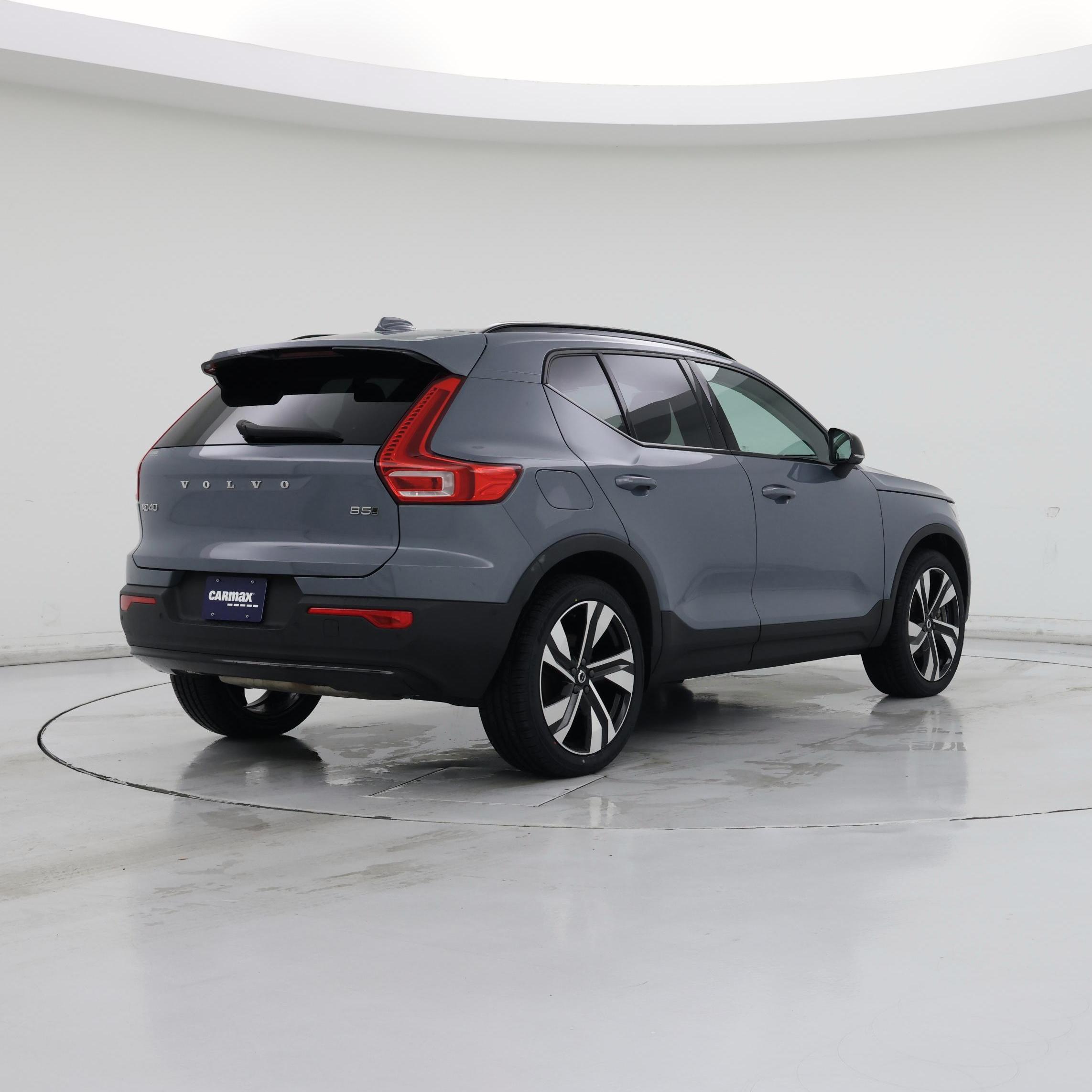 Thumbnail: 2023 Volvo XC40 - 8