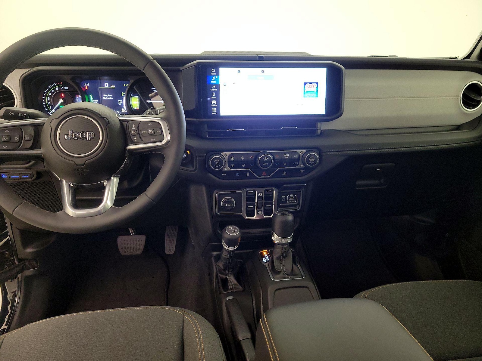 2025 Jeep Wrangler 4xe Sahara 4XE - Photo 10