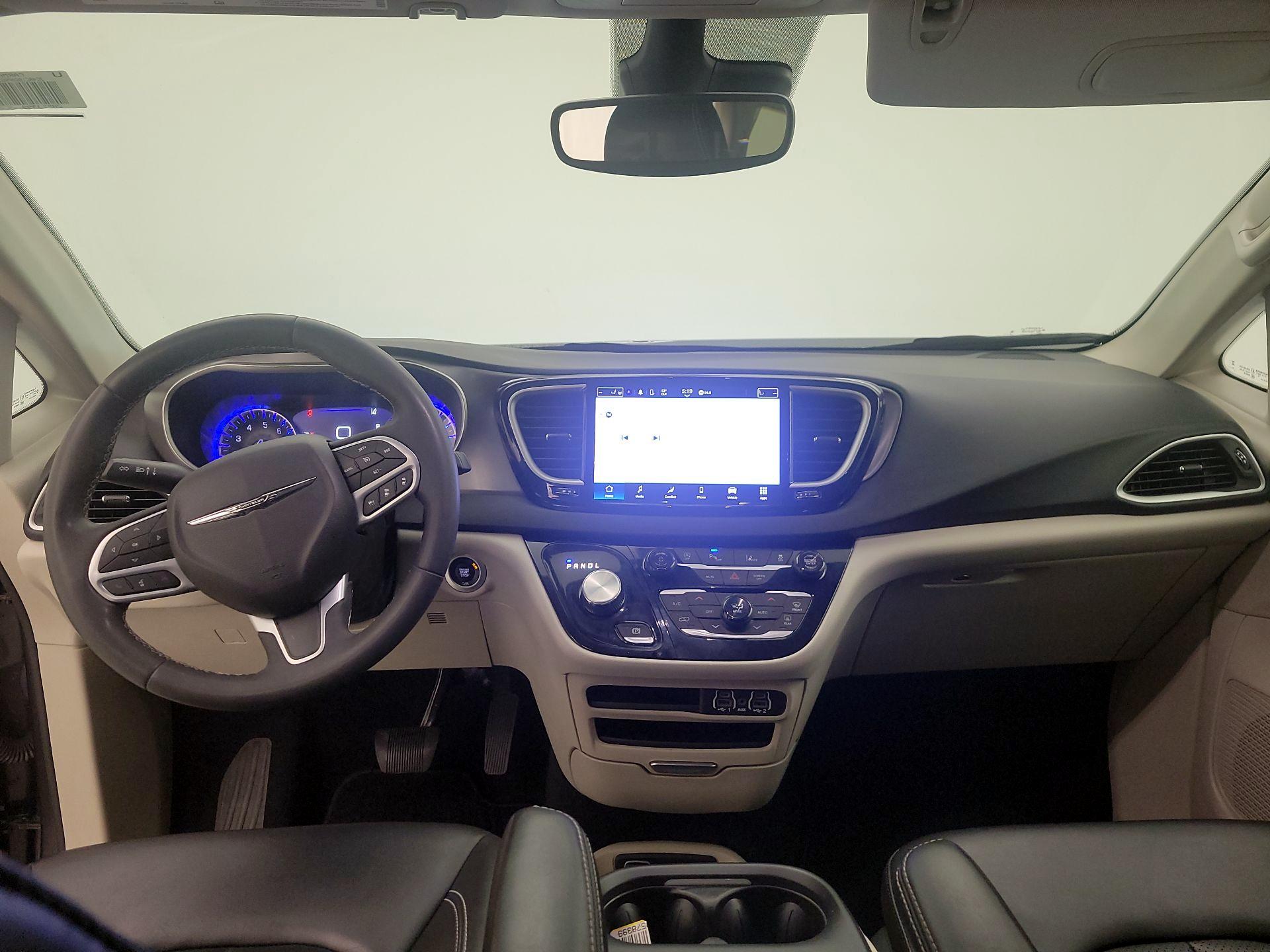 Thumbnail: 2023 Chrysler Pacifica - 9