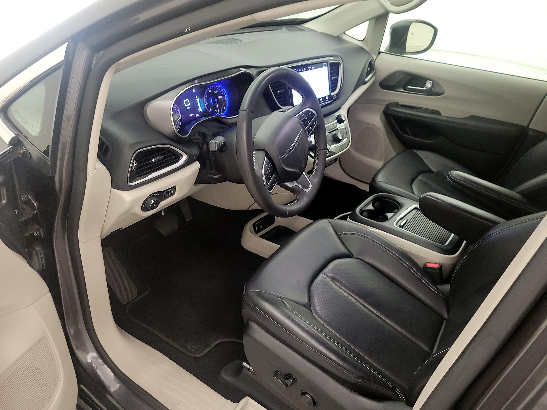 Thumbnail: 2023 Chrysler Pacifica - 11