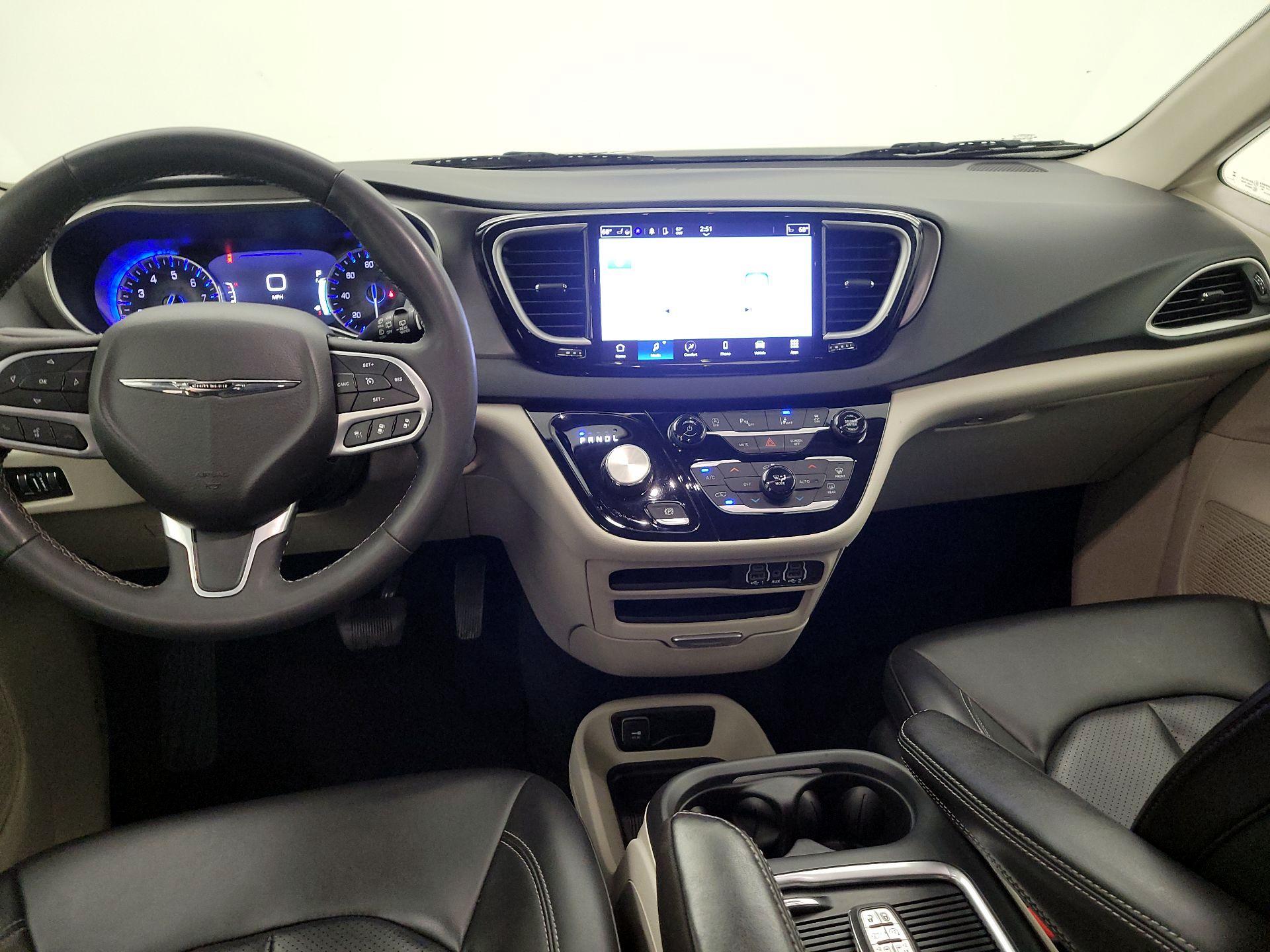 Thumbnail: 2023 Chrysler Pacifica - 9