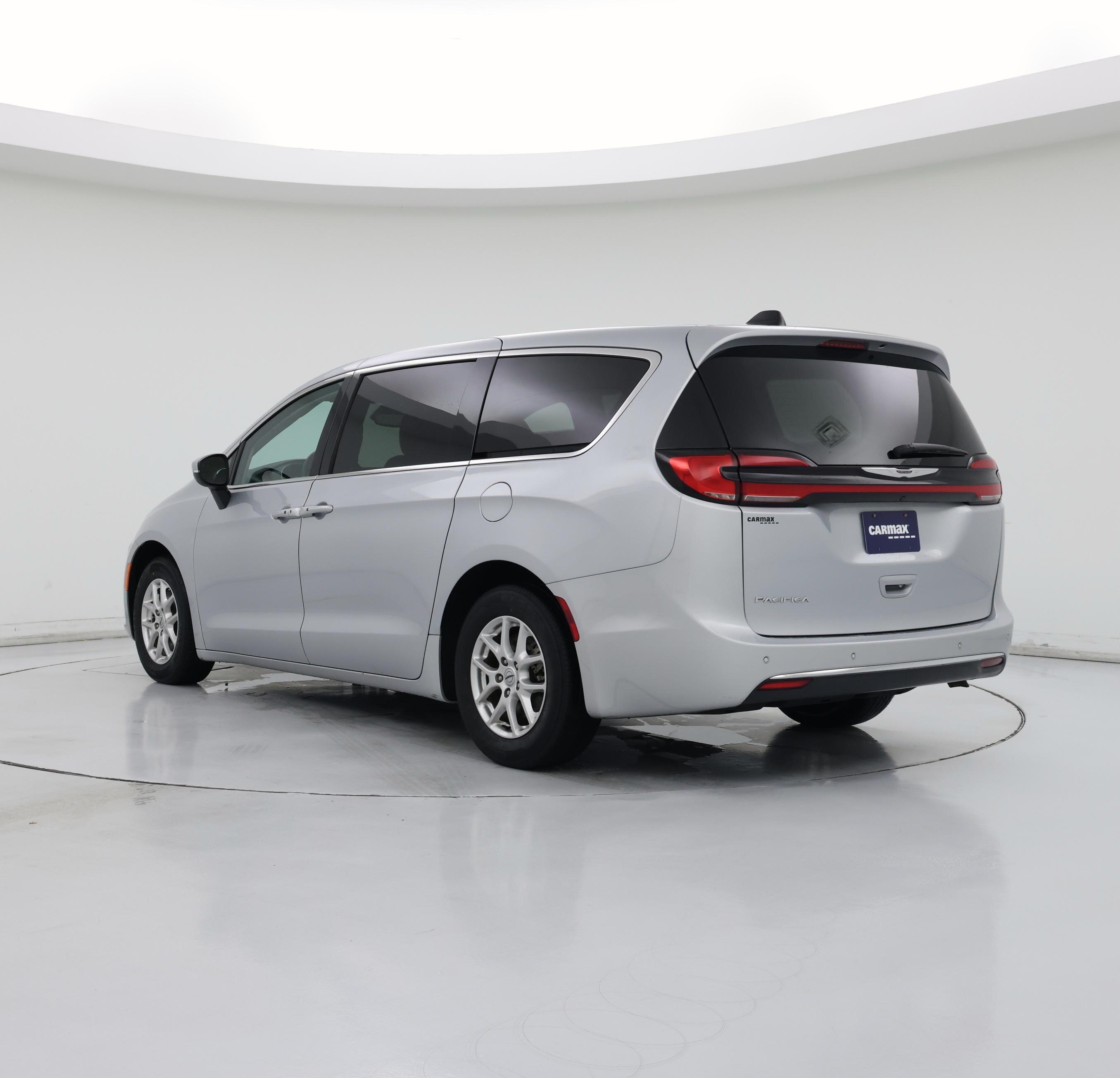 Thumbnail: 2023 Chrysler Pacifica - 2
