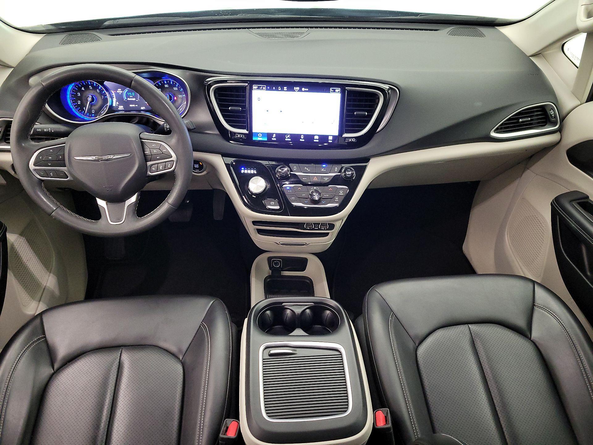 Thumbnail: 2023 Chrysler Pacifica - 9