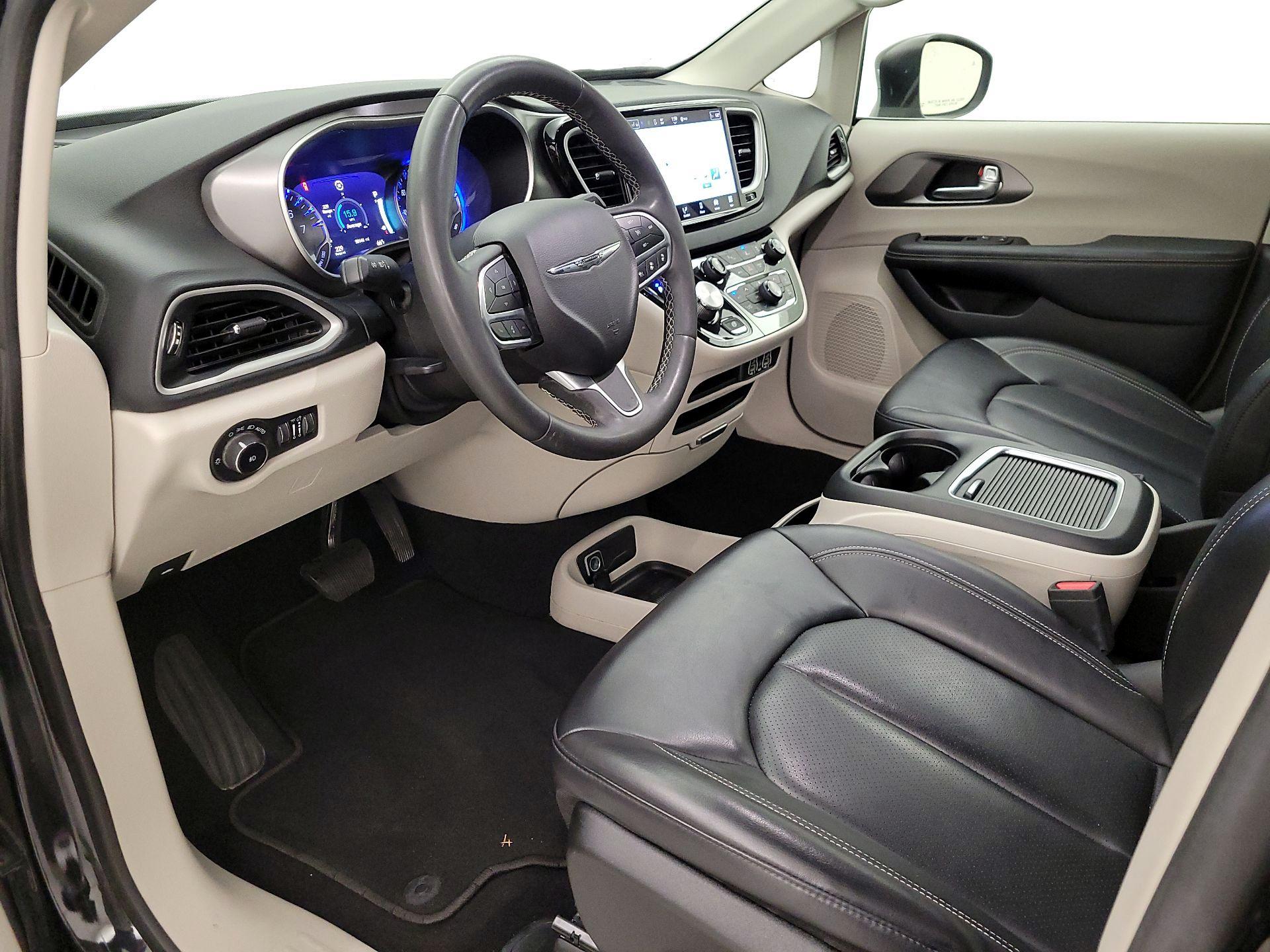 Thumbnail: 2023 Chrysler Pacifica - 11