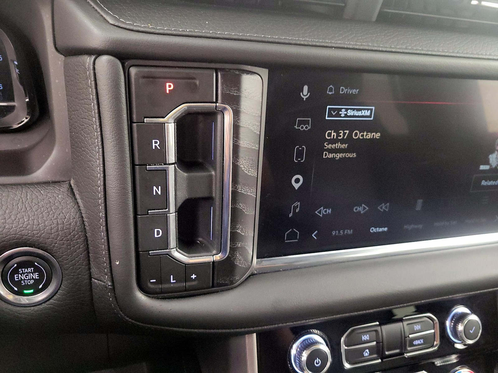 2024 GMC Yukon Denali - Photo 19