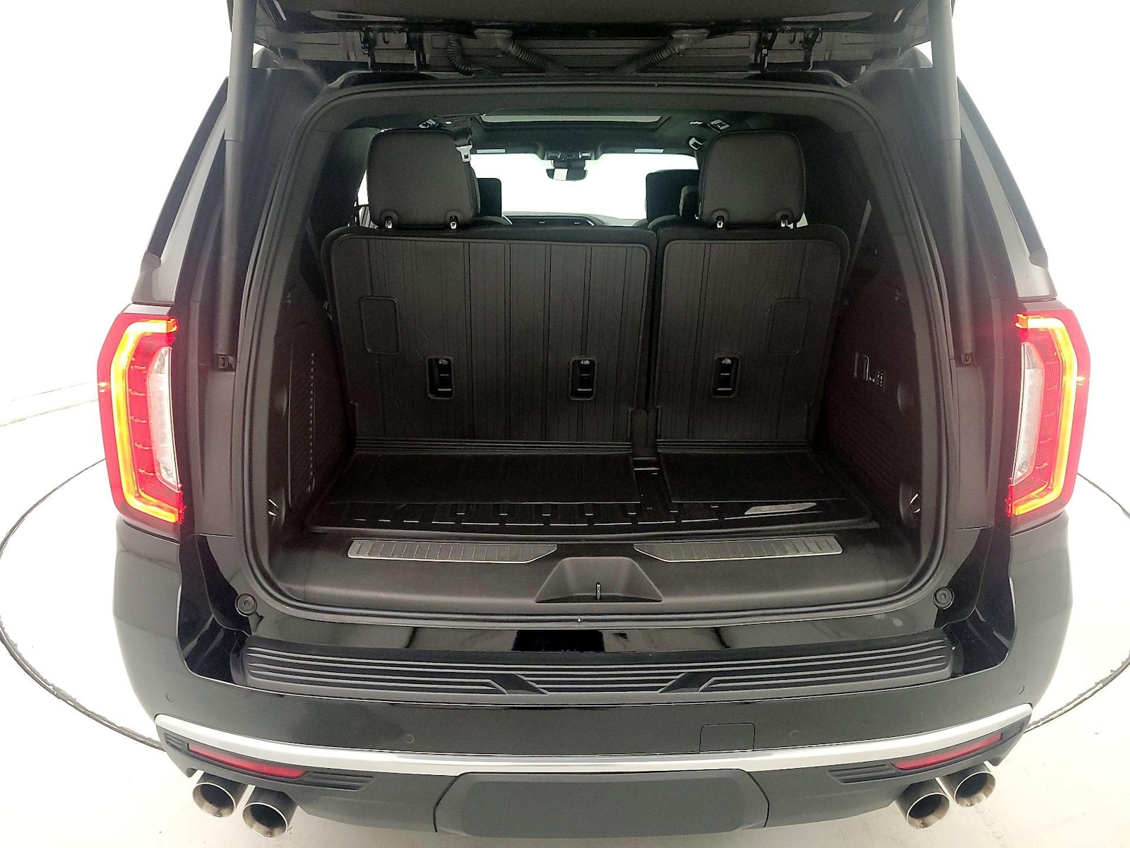 2024 GMC Yukon Denali - Photo 24